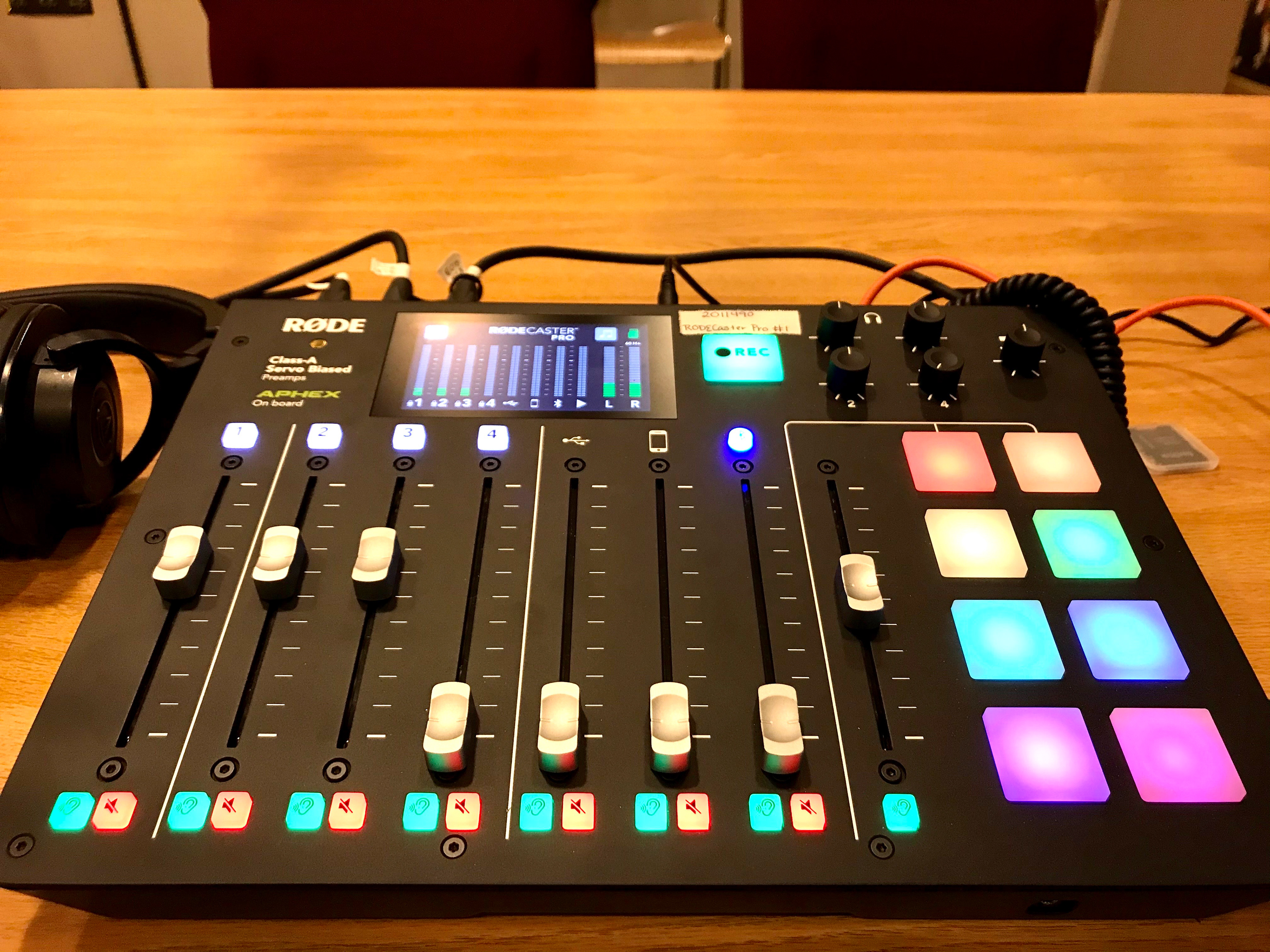 Rodecaster Pro