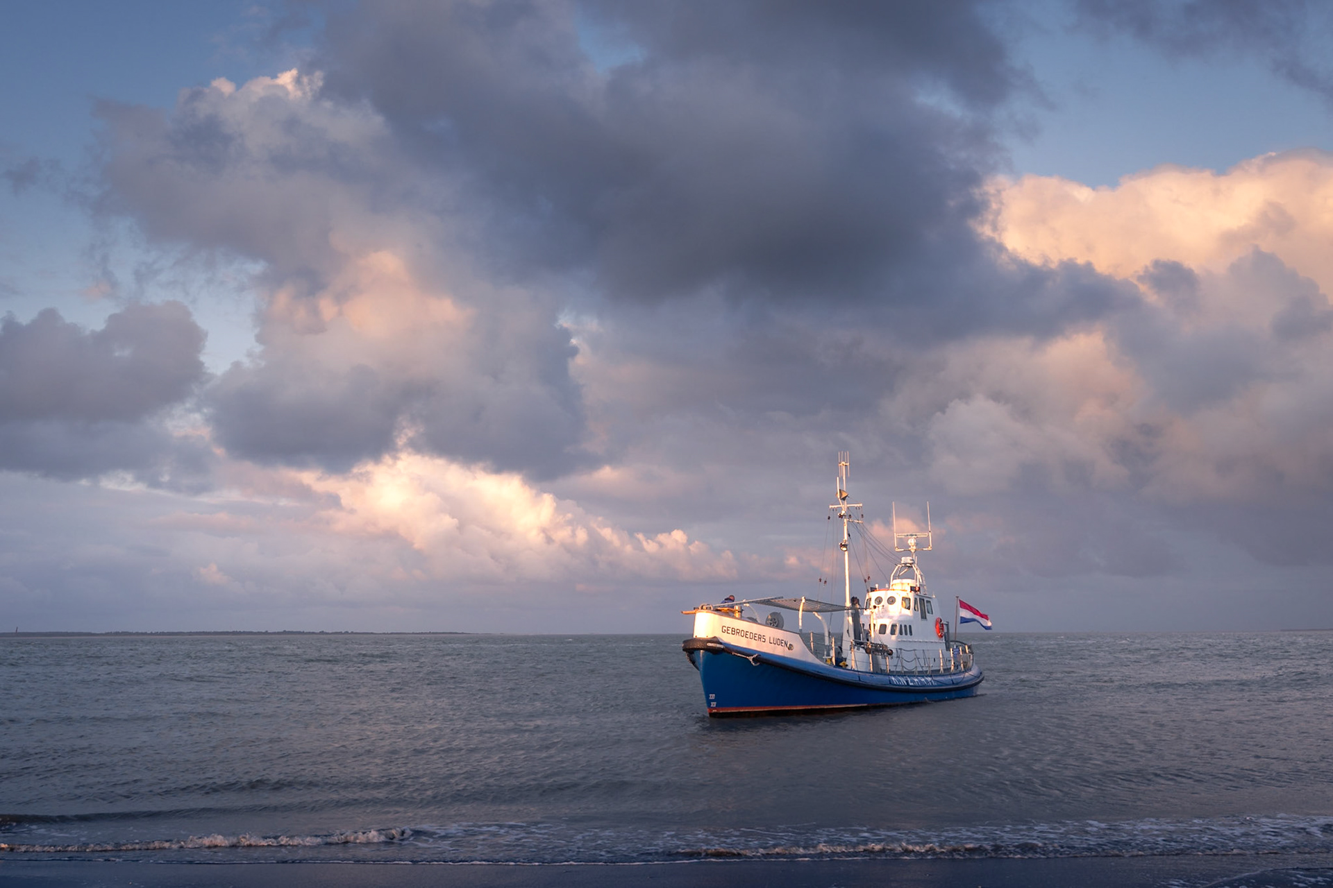 Former lifeboat Gebroeders Luden. My transport to the Engelsmanplaat.