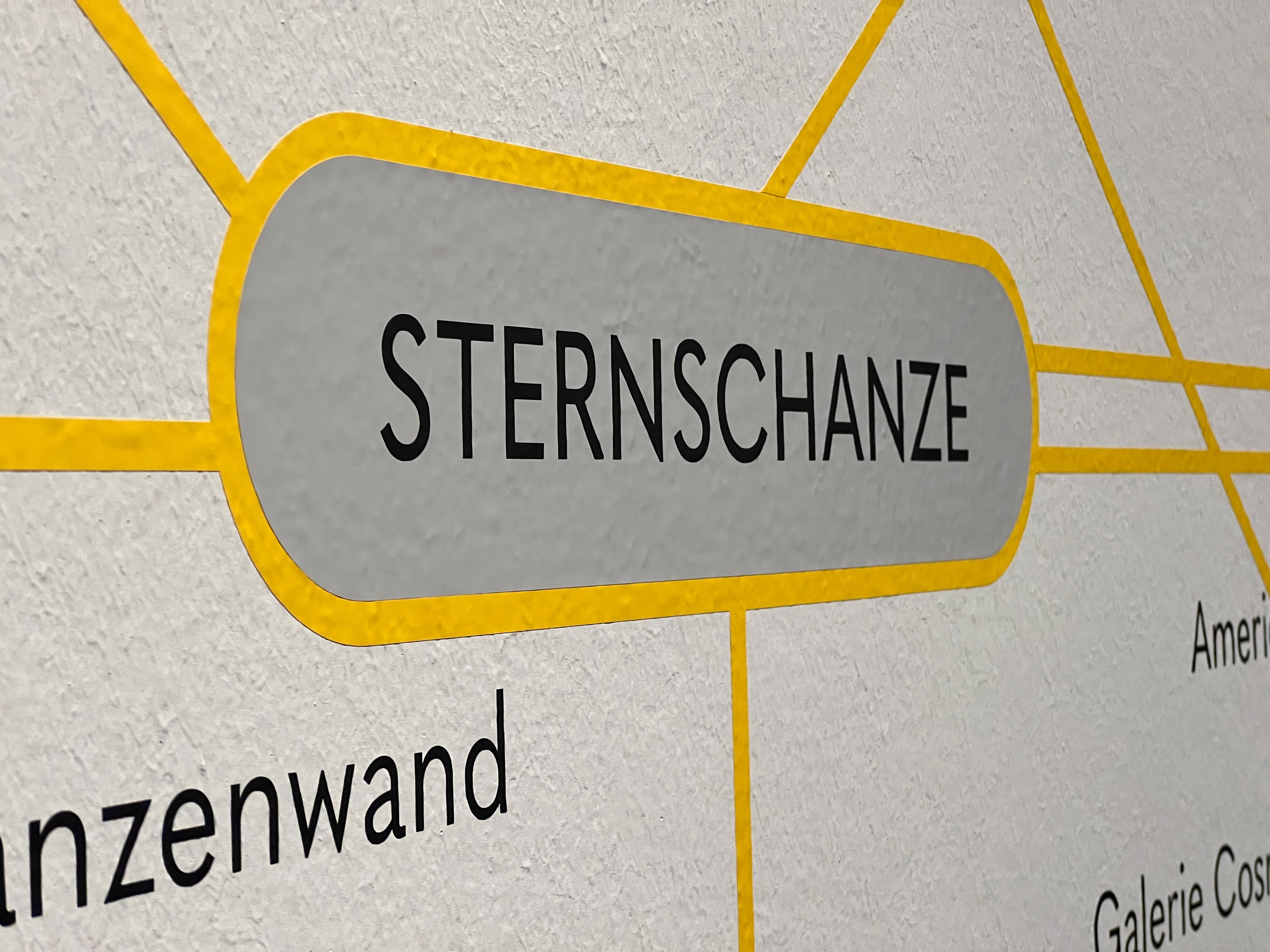 EINE STADT WIRD BUNT