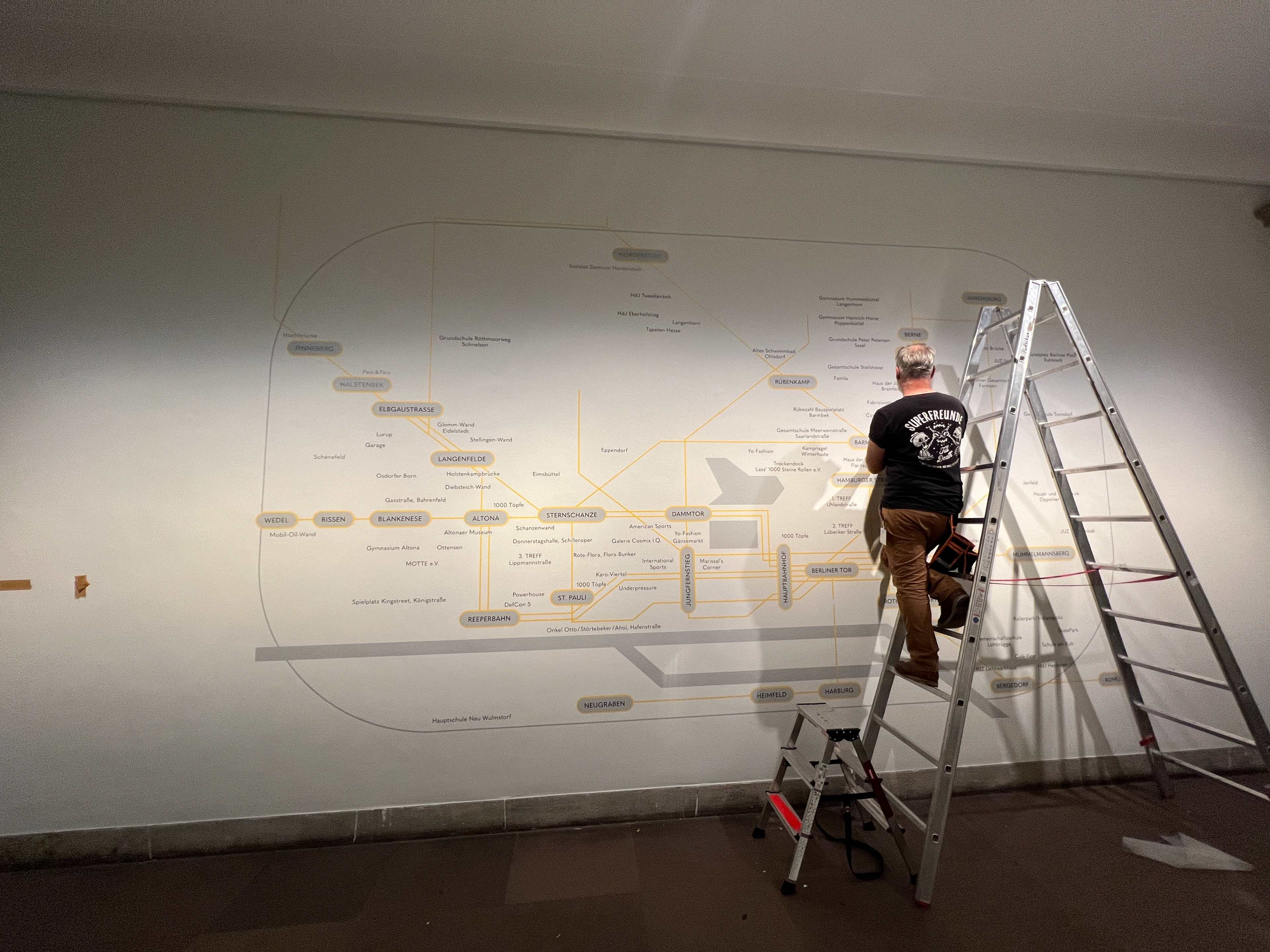 EINE STADT WIRD BUNT