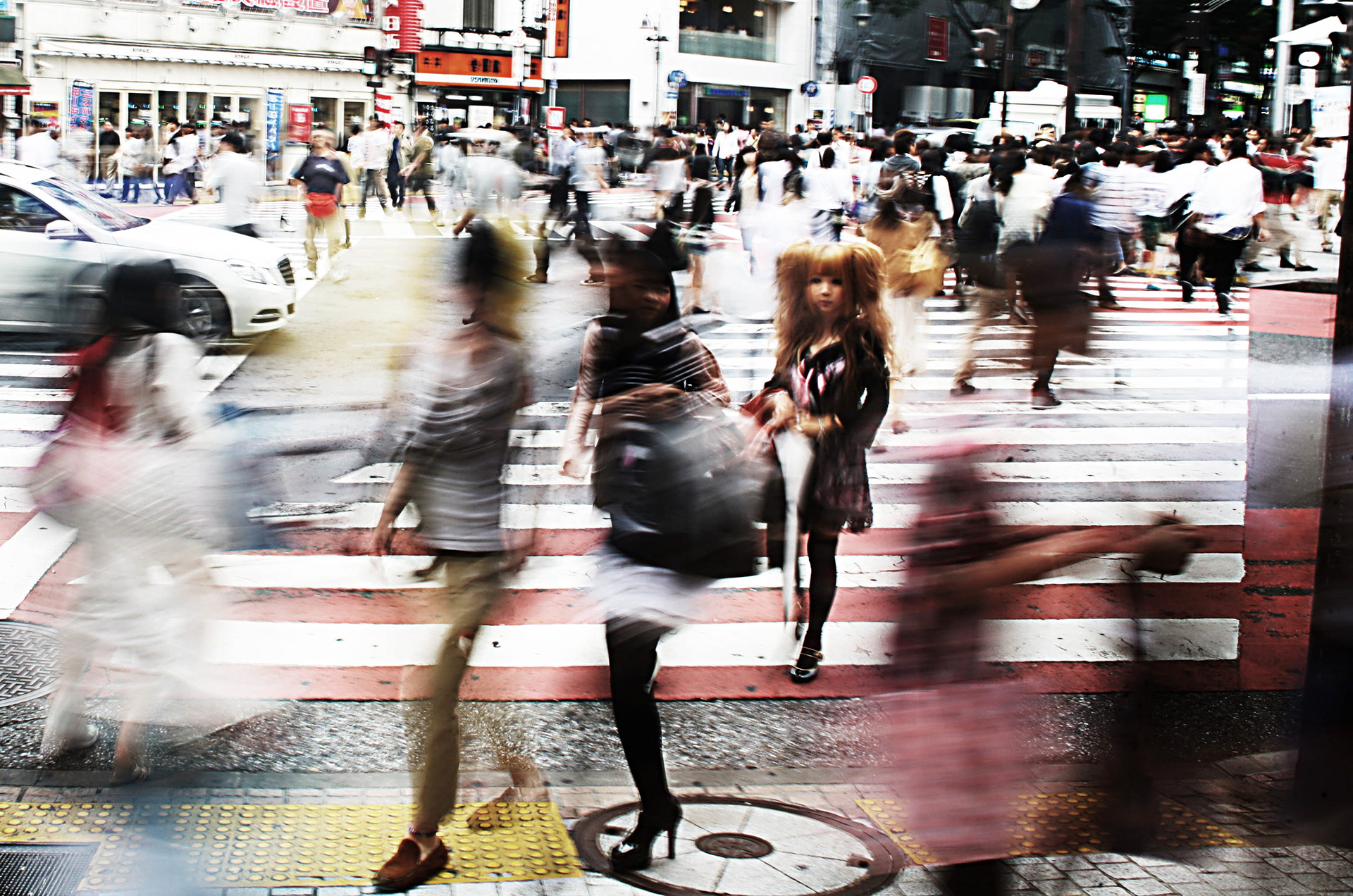 MOMENT OF STILLNESS IN THE CHAOS -JAPAN 2012 - ACP TOKYO
