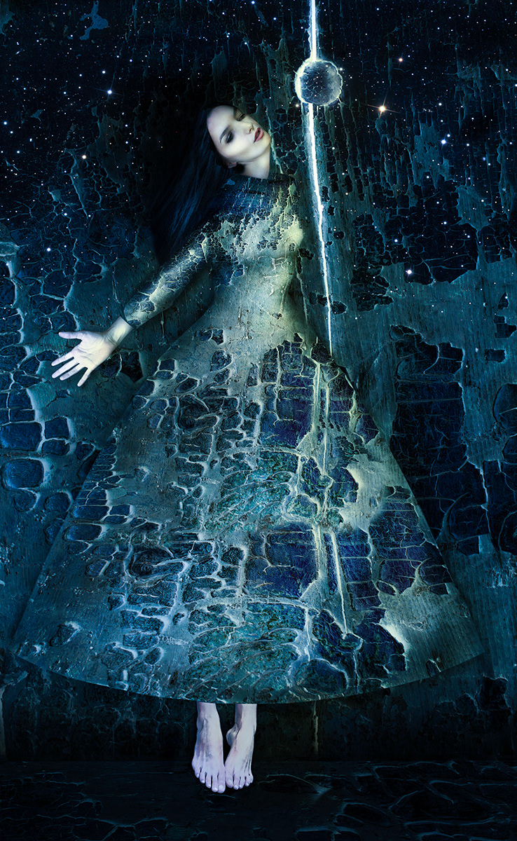 • The Queen Of The Night • A majestic and mysterious visual narrative where an ethereal presence rules over a dark, timeless landscape. A poetic exploration on night, privacy, and inner strength tailored for the international art market.