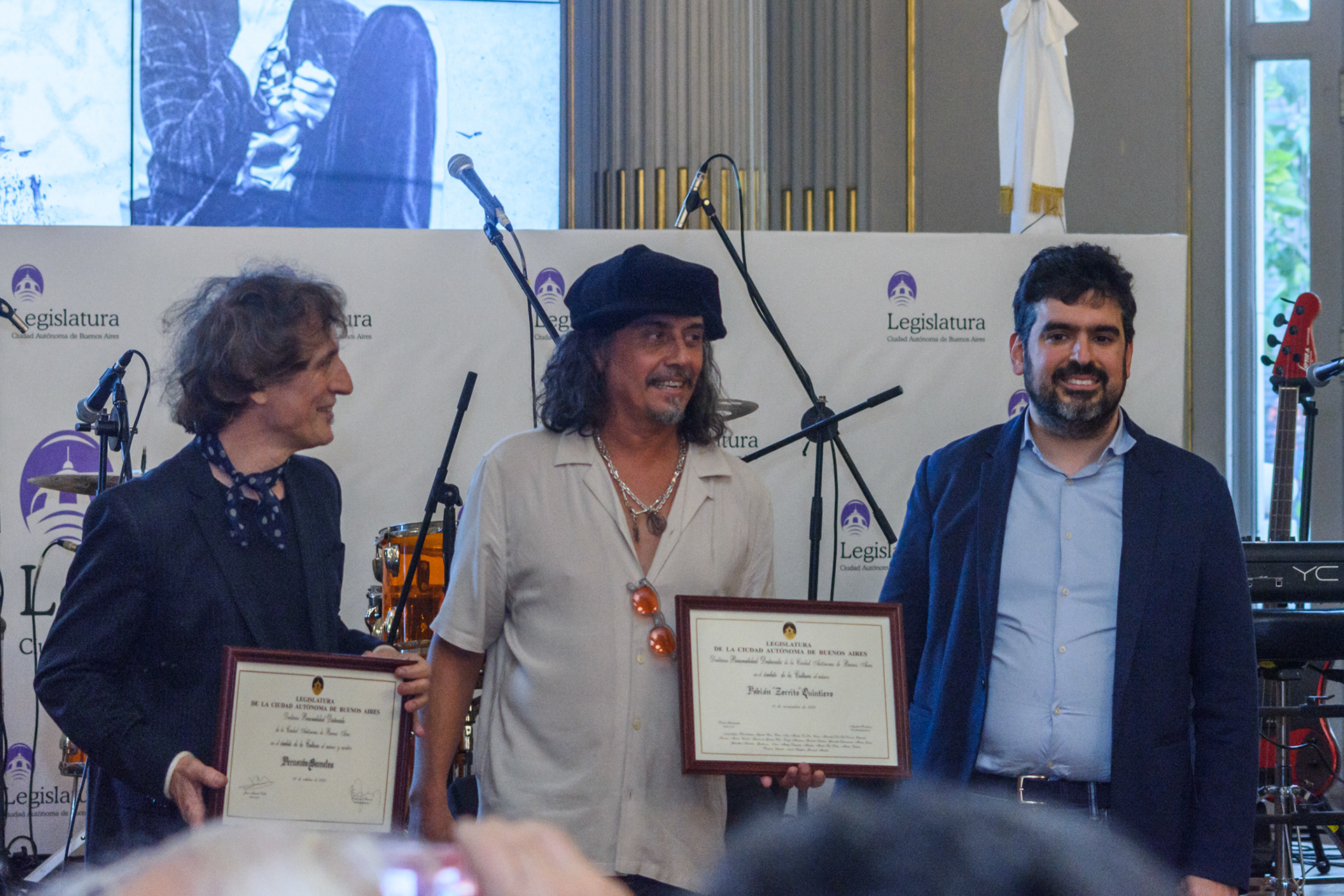 Charly en la legislatura