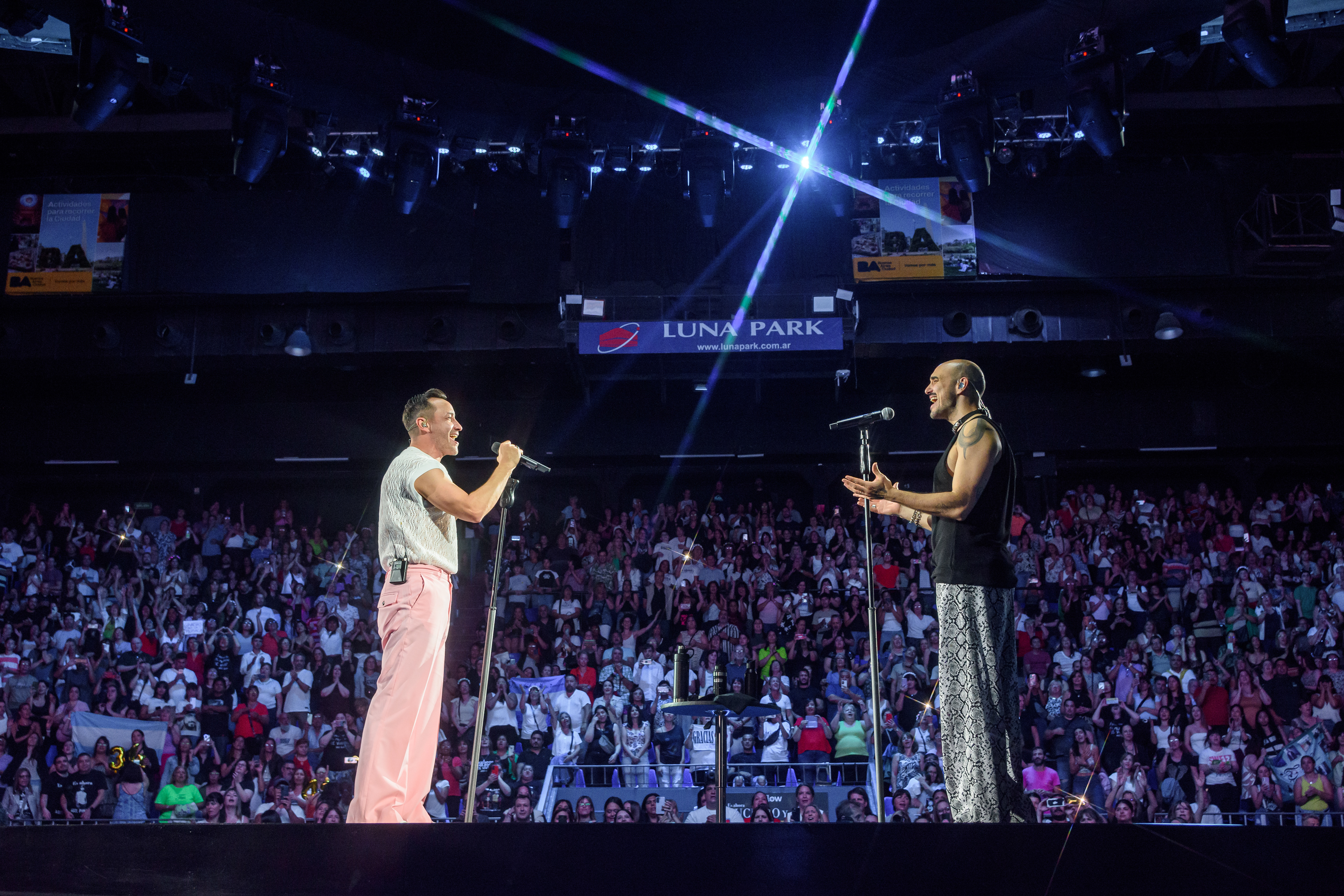 Última foto oficial del Estadio Luna Park - Abel y Luciano Es Ahora #34