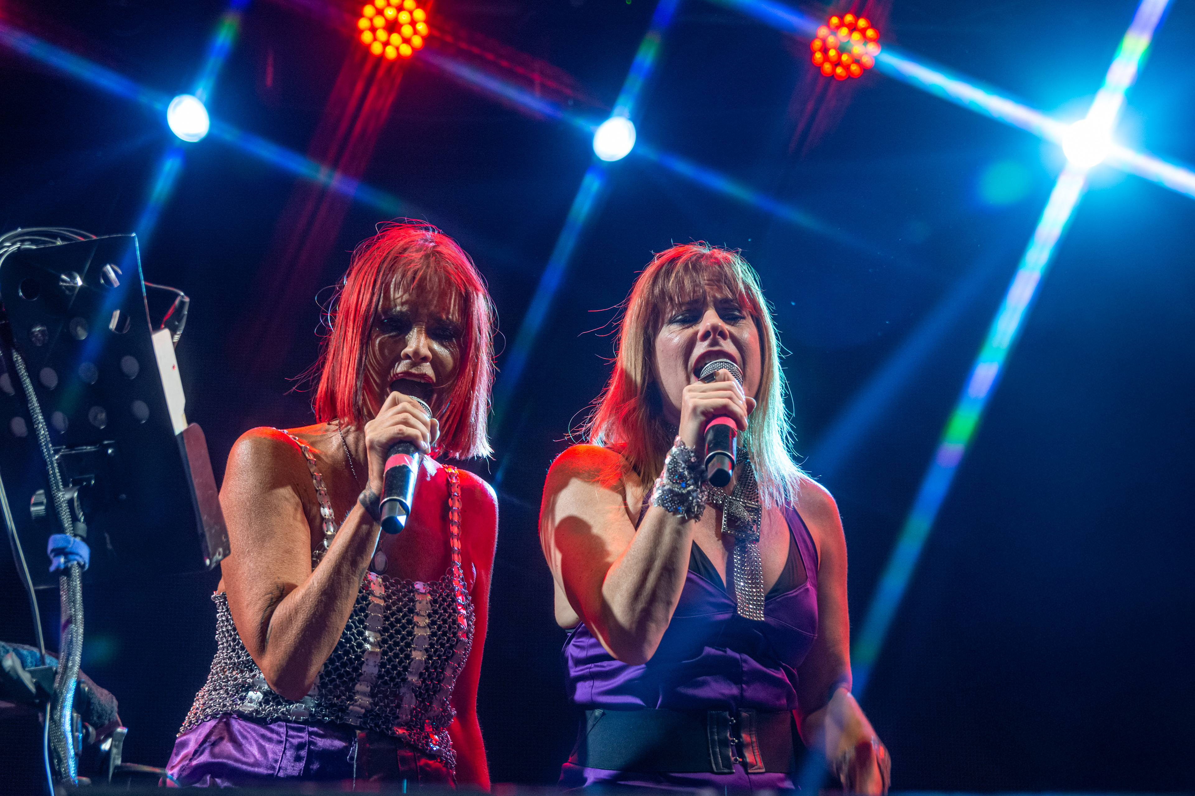 Fabiana Cantilo ft Marisa Mere