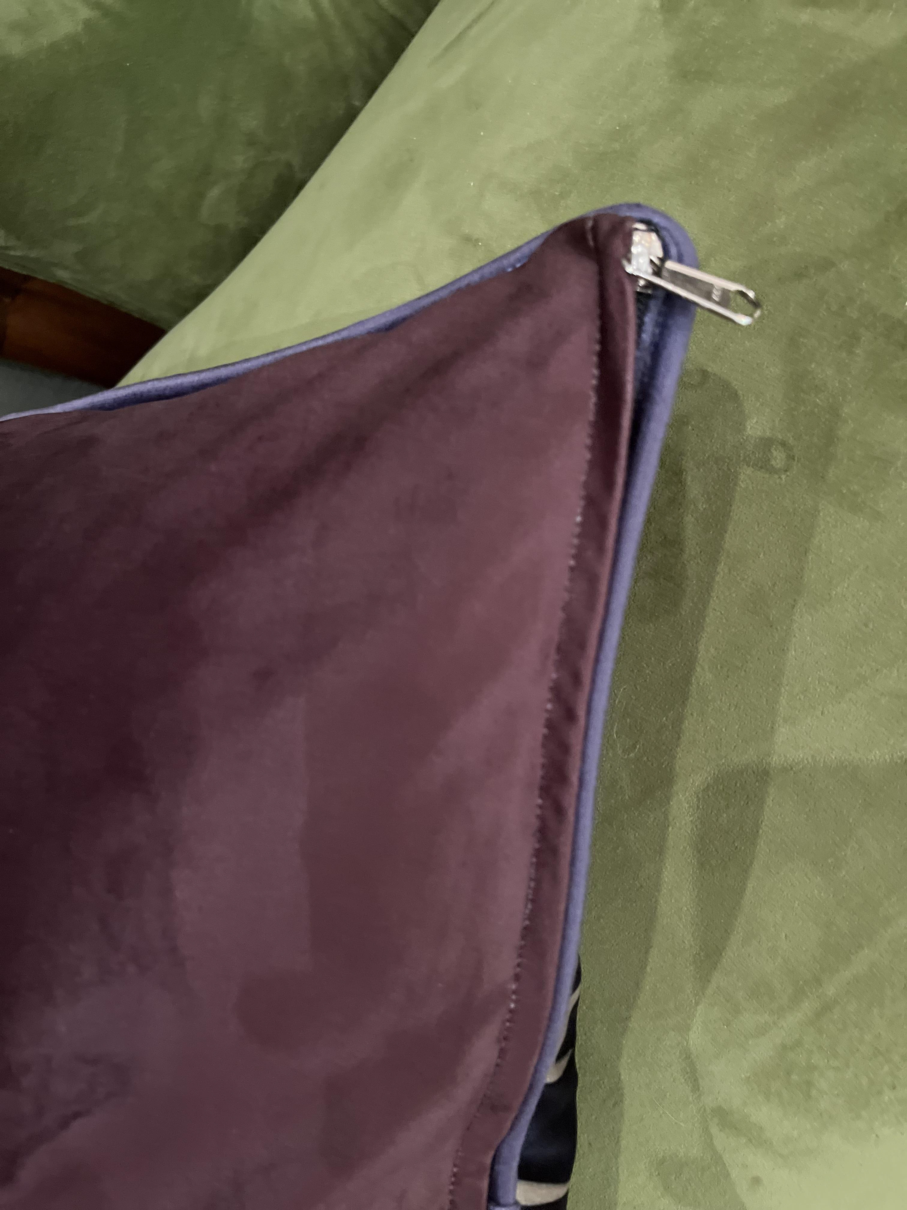 Scatter cushion with piping