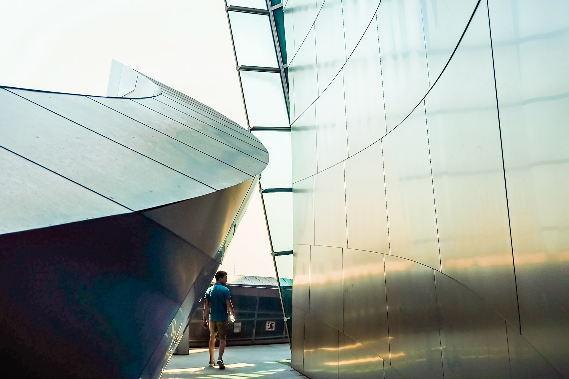 Walkway, Walt Disney Concert Hall, L.A. - Frank Gehry