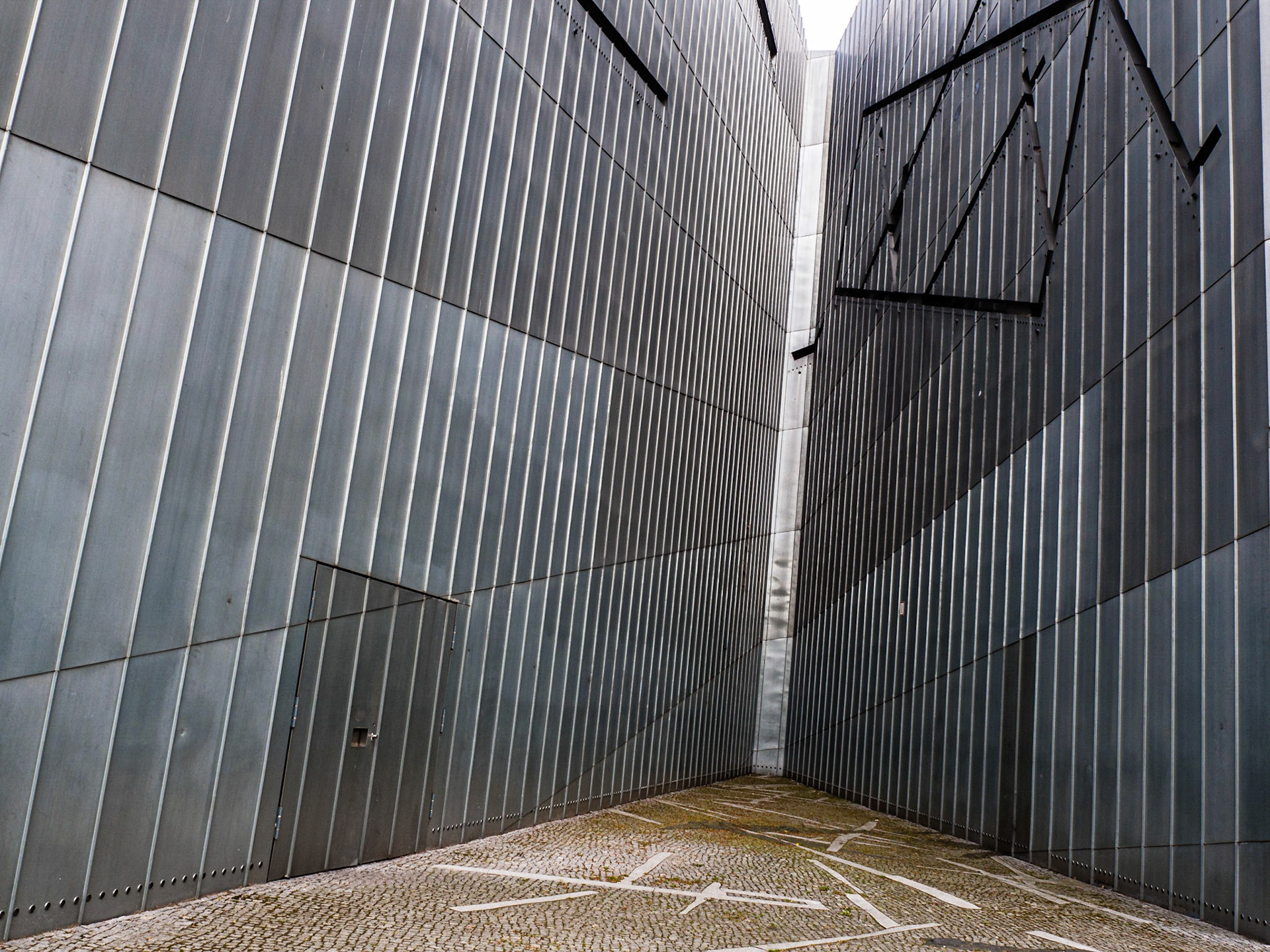 Exterior, Jewish Museum, Berlin - Daniel Libeskind