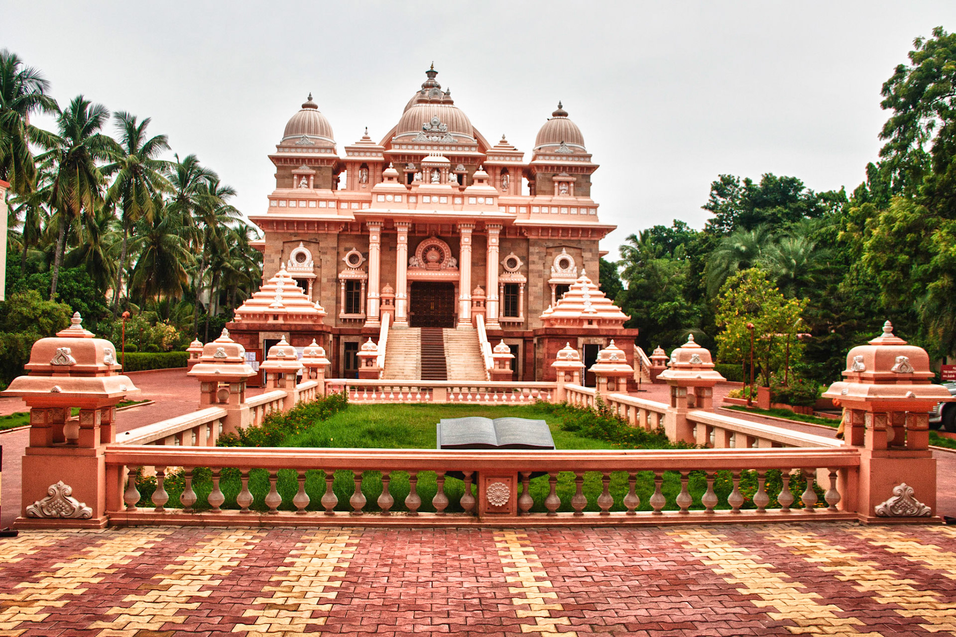 Shri Ramakrishna Temple, Chennai, India