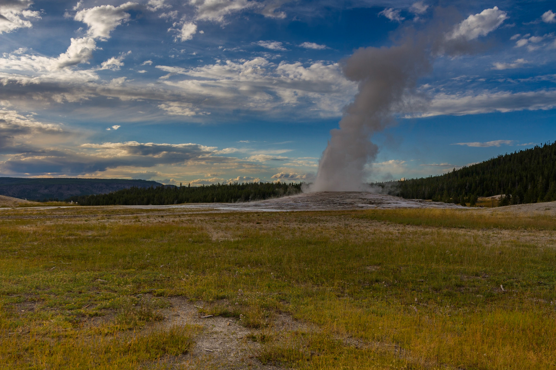 Ole' Faithful, Yellowstone National Park, Wyoming
