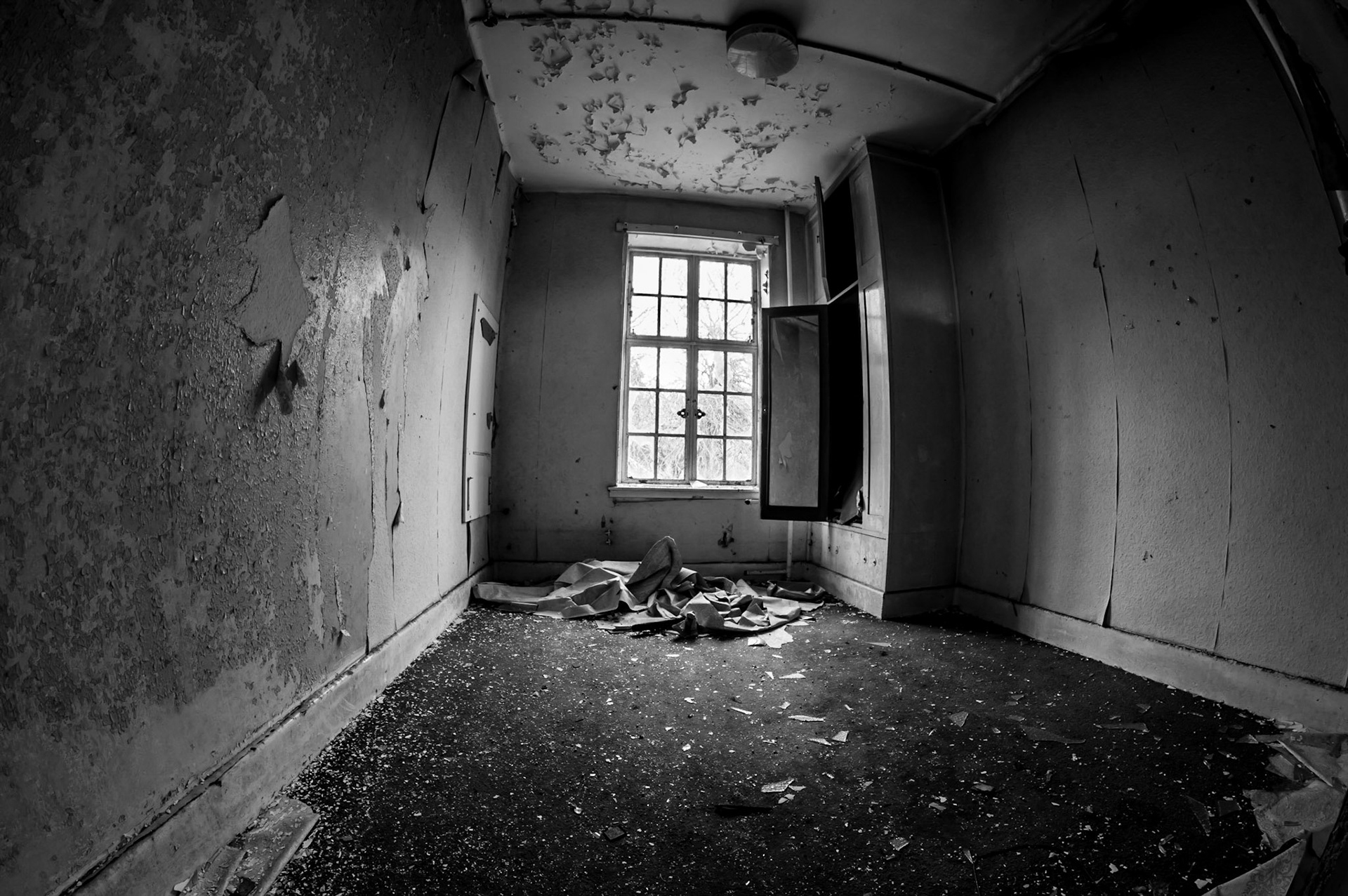 Urbex: Strathmartine Hospital