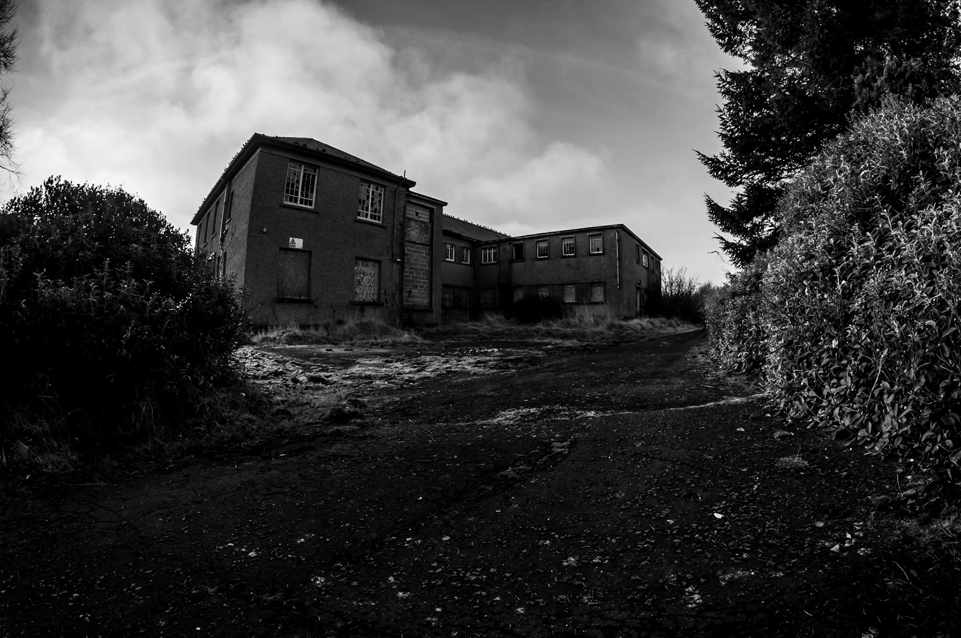 Urbex: Strathmartine Hospital