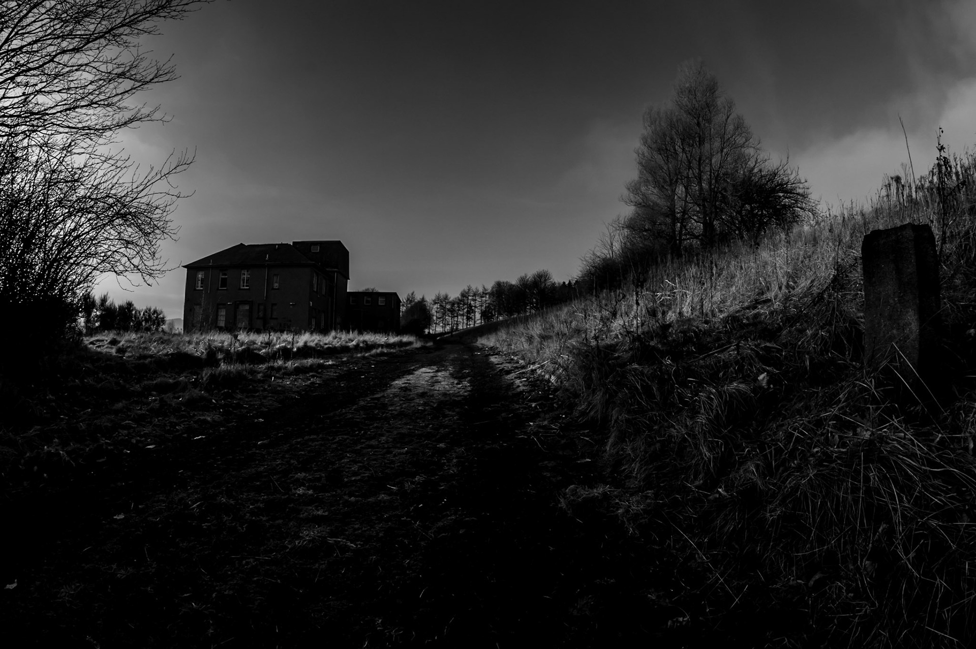 Urbex: Strathmartine Hospital