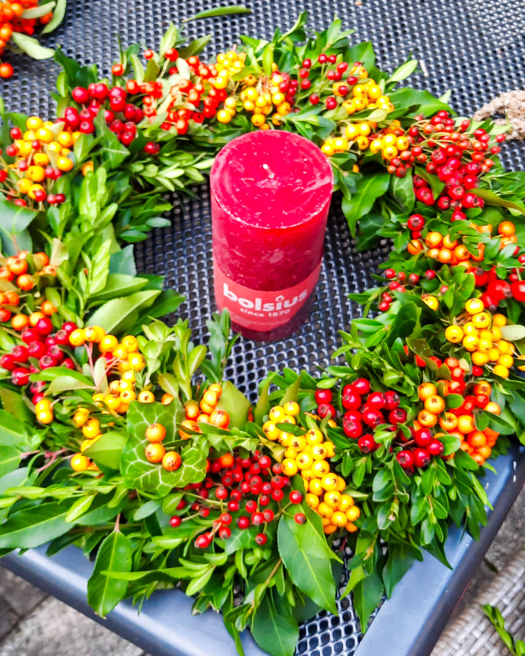 Herbst-Kranz mit Beeren, ca. Ø 40cm, Strohring