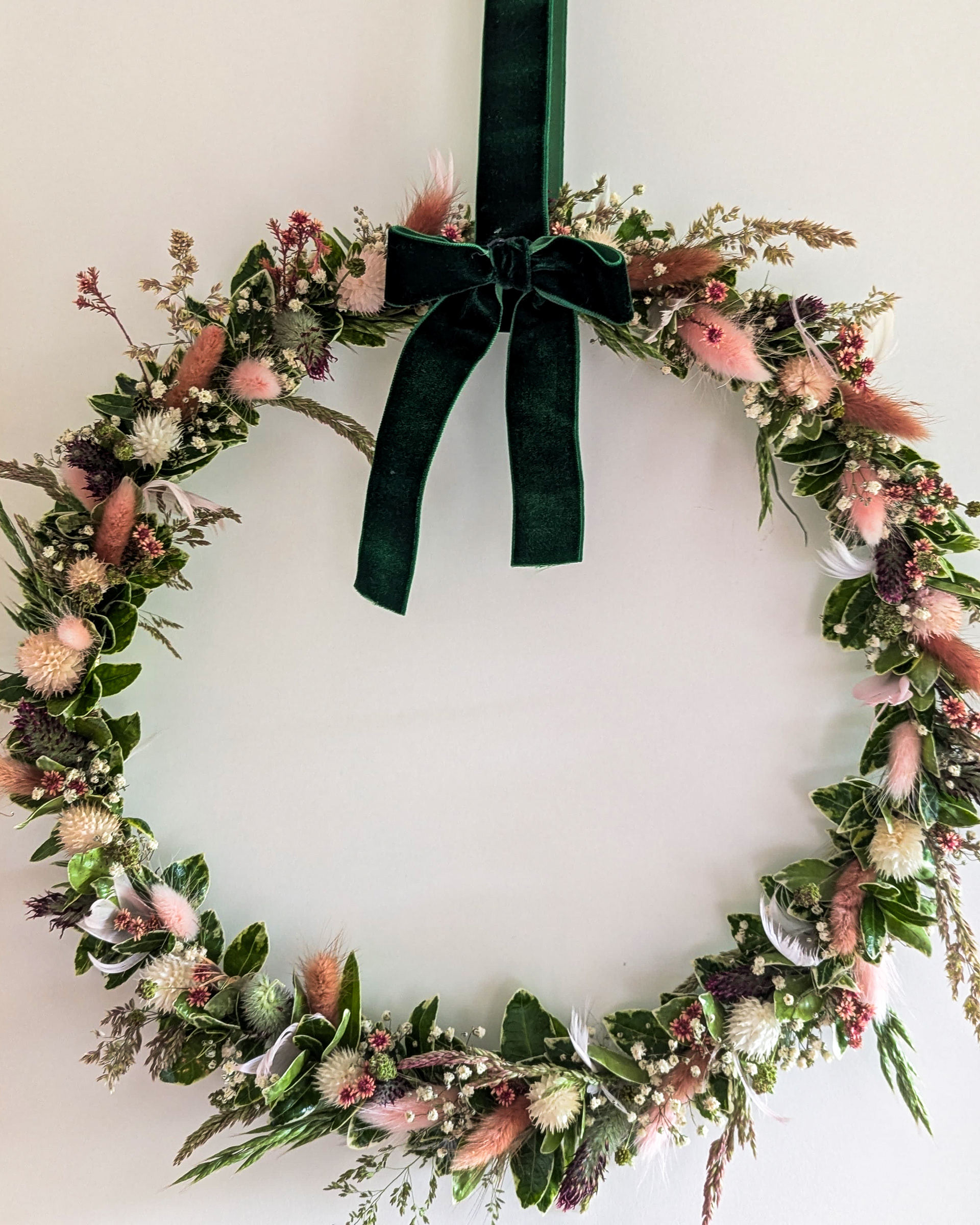 Sommer-Kranz mit Samtgras, Schleierkraut & Immergrün, ca. Ø 36cm, Metallring