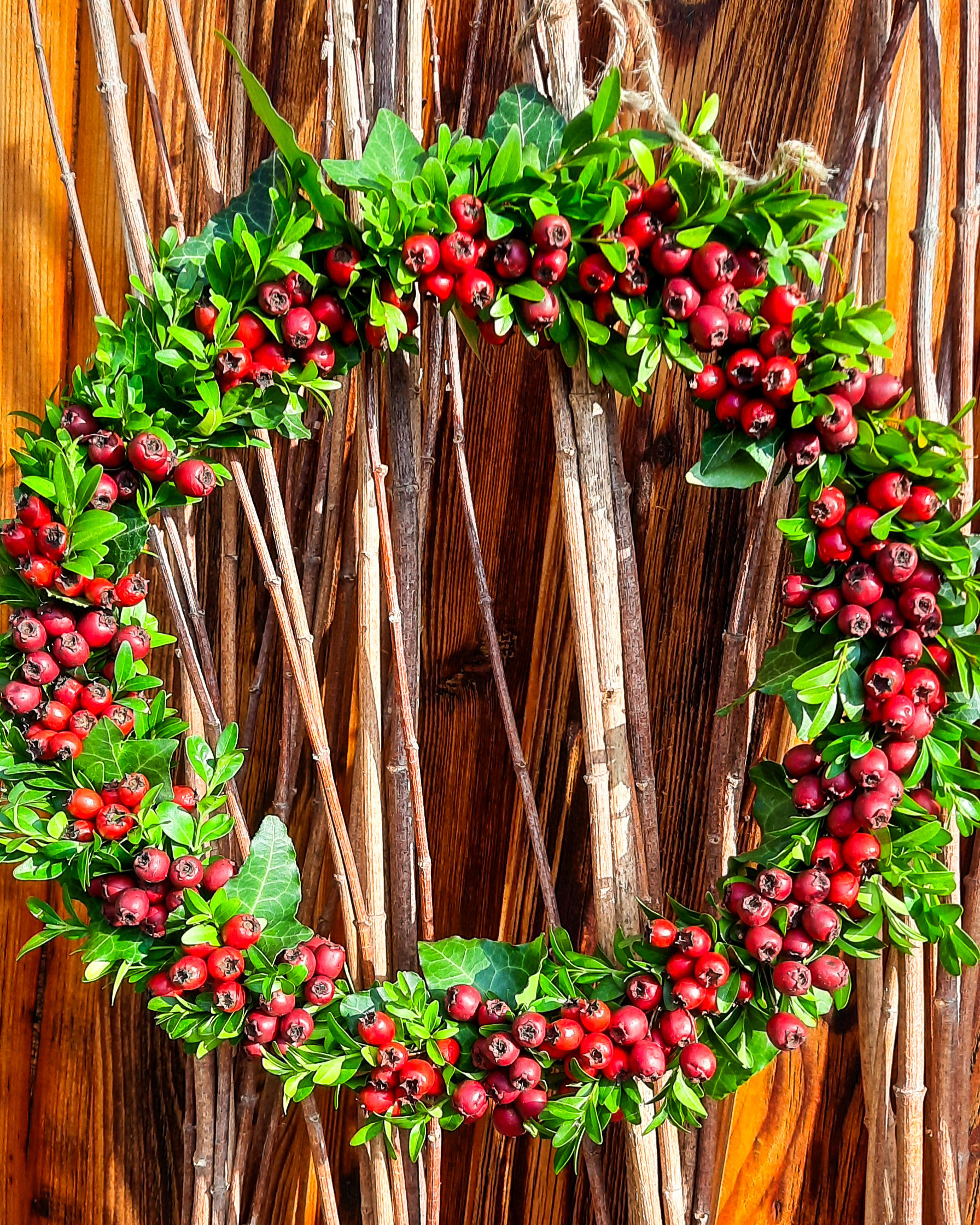 Herbst-Kranz mit Beeren, ca. Ø 38cm, Metallring