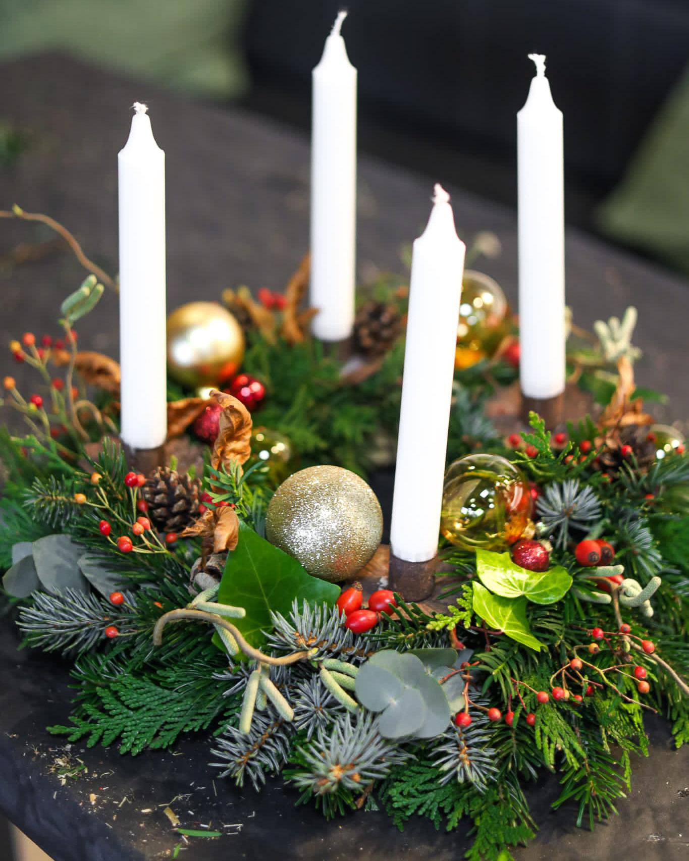 Adventskranz mit Weihnachtsschmuck, ca. Ø 45cm, Strohring