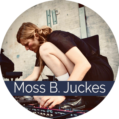 Moss Beynon Juckes is a Berlin-based multidisciplinary dance artist, composer, and somatics facilitator, born in Sydney and raised in the U.K. Her work supports self-healing through a non-dogmatic, integrative approach. Since 2012, she has performed internationally with artist Tino Sehgal (Tate Modern, Documenta XIII, Palais de Tokyo, Foundation Beyeler and more). A former member of MAS Productions London and the band OKO, Moss bridges ritual, performance, and music into immersive art experiences. Her current focus combines autogenic training, death doulaship, and 15 years of somatic practice spanning BMC, Continuum, Contact Improvisation, Ecstatic Dance, Voice work, and Haitian ritual dance.