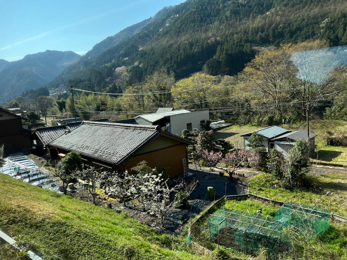 高山線で飛騨古川へ向かう