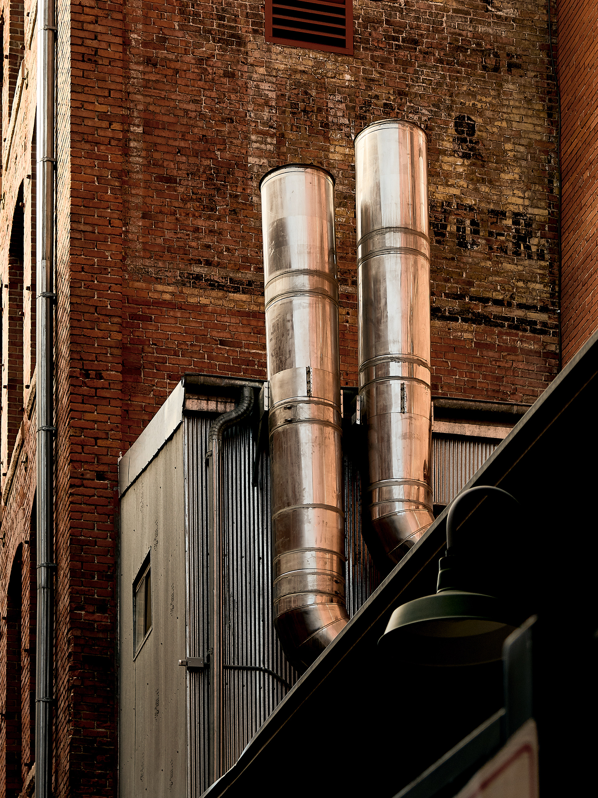 Shinny Back Alley Pipes, Denver