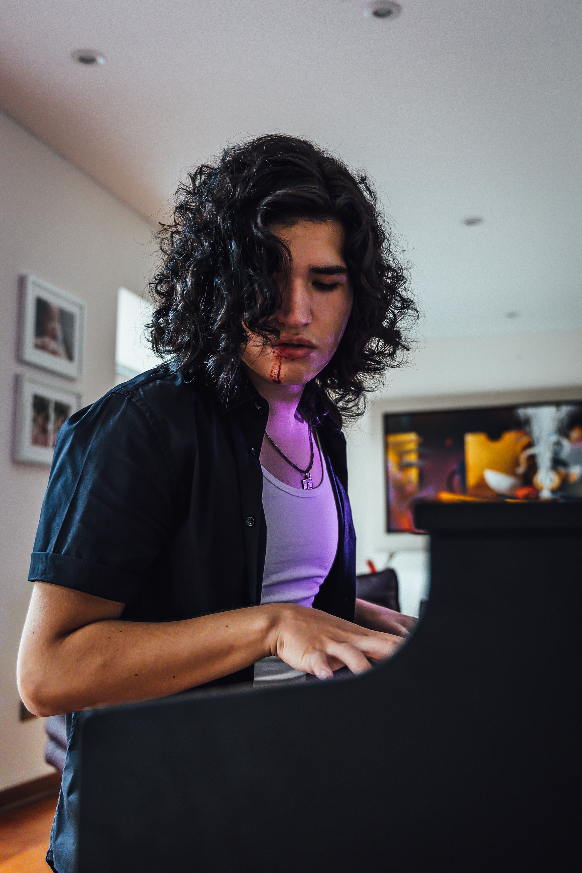Bastti en el piano