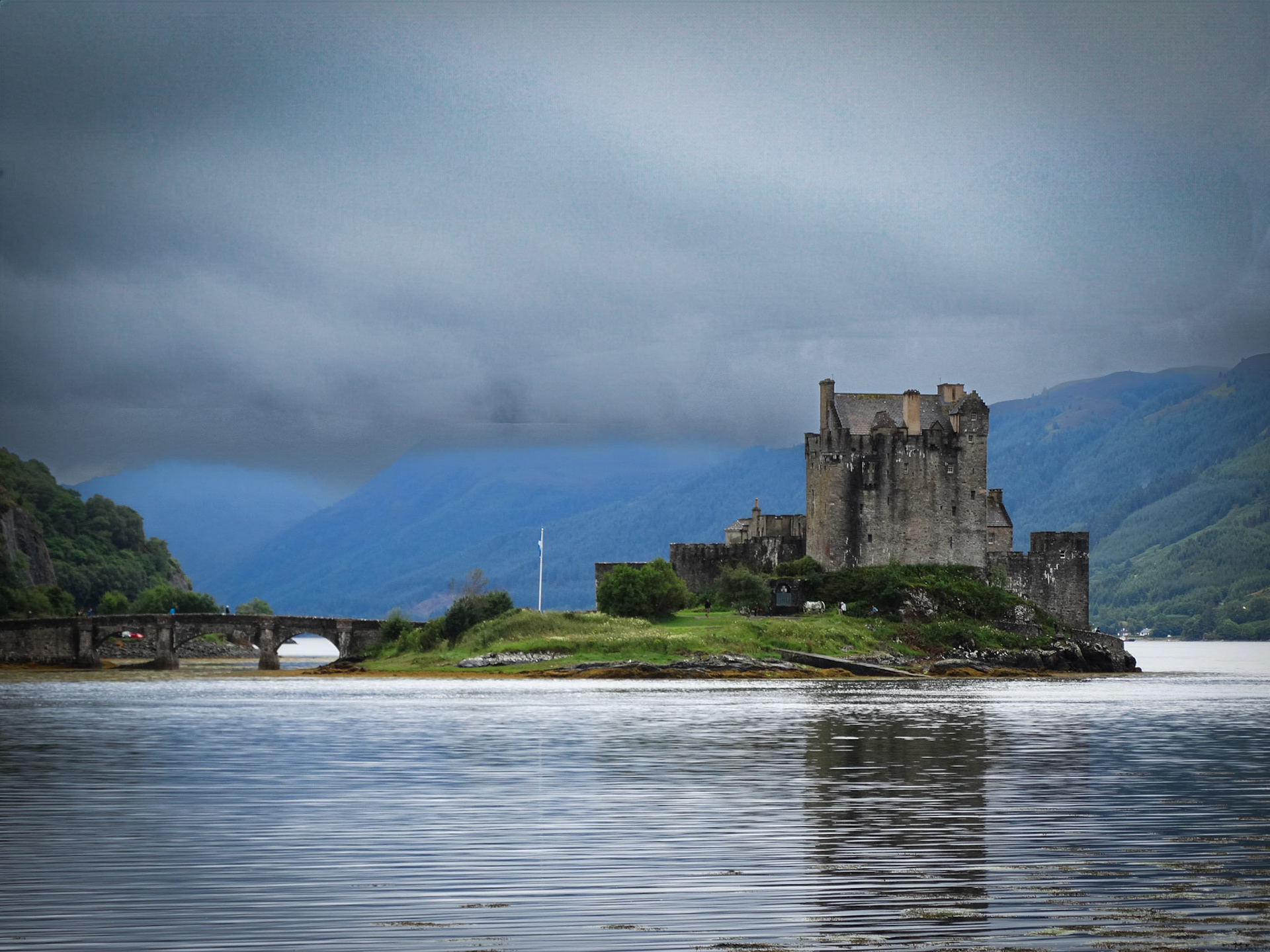 Highlander's Rest - Eilean Donan Castle