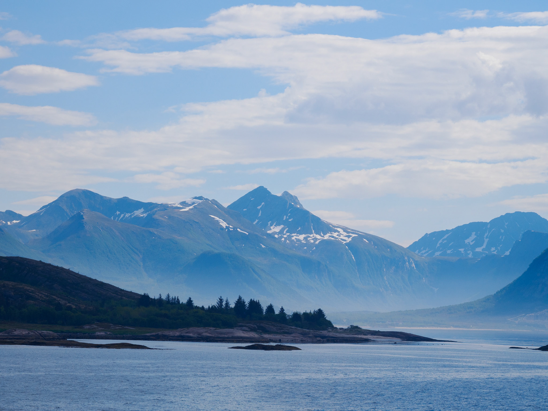 Typische Küstenimpression, inzwischen nördlich des Polarkreises