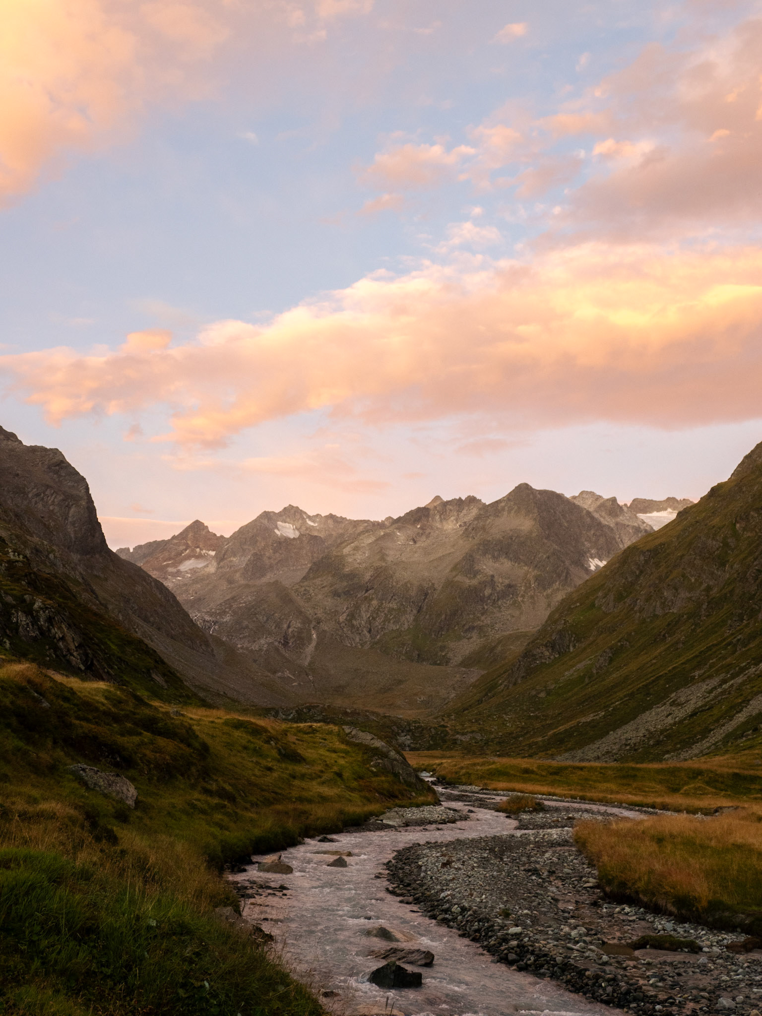 Sonnenaufgang bei der Franz-Senn-Hütte
