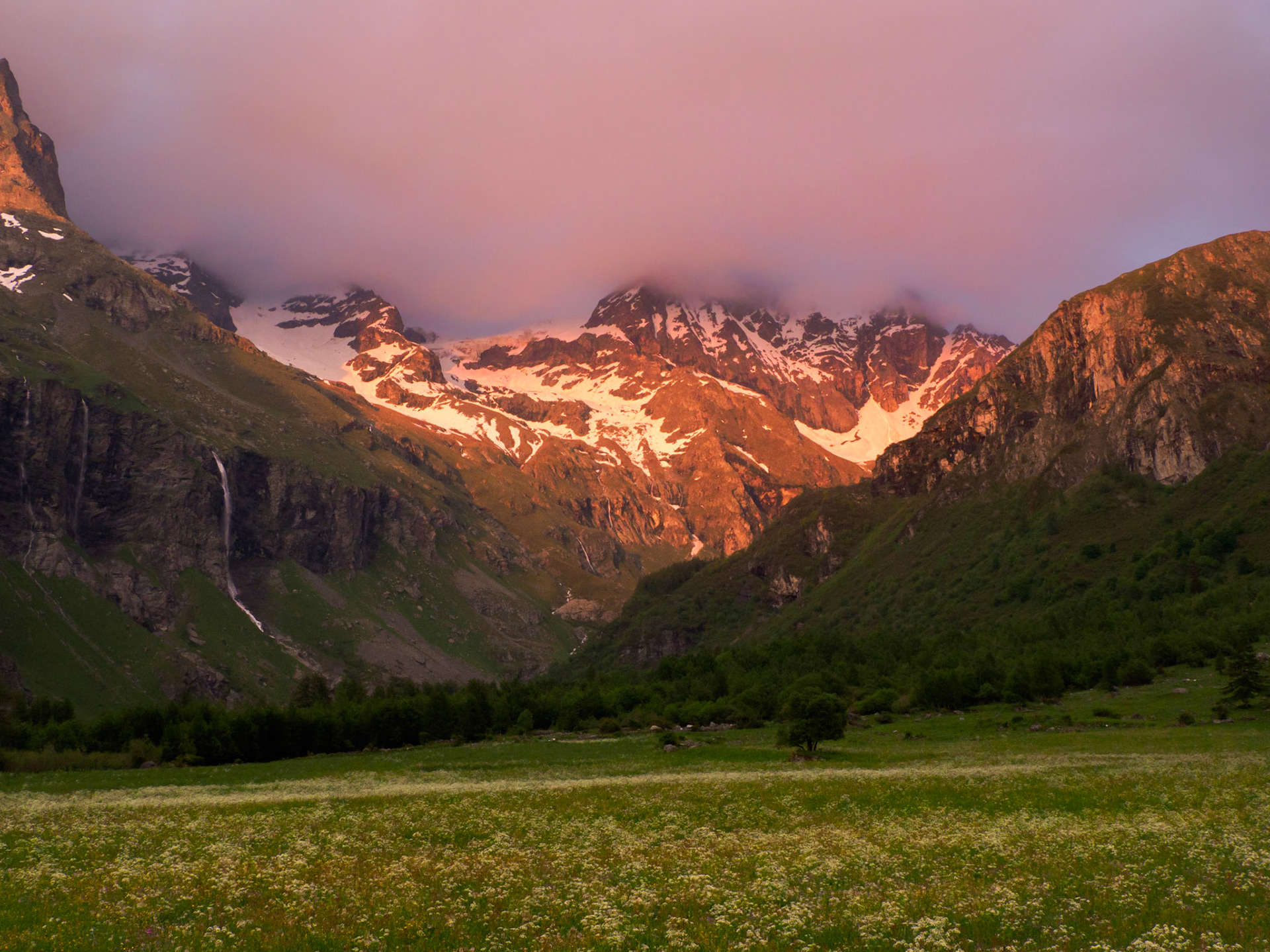 Sonnenuntergang im Tal Peisey-Nancroix