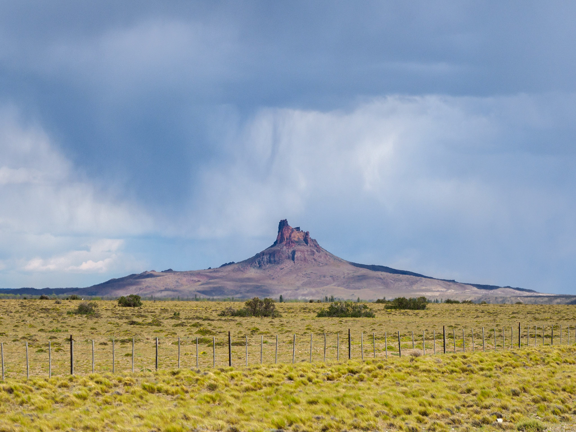Cerro Ventana bei Gobernador Gregores