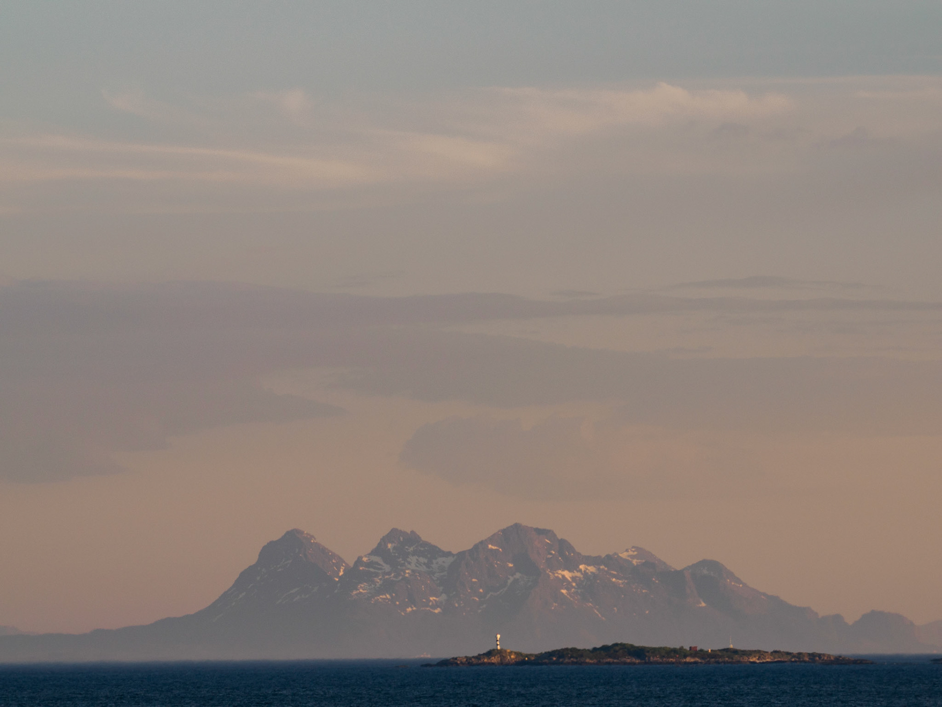 Ankommen auf den Vesterålen im Abendlicht
