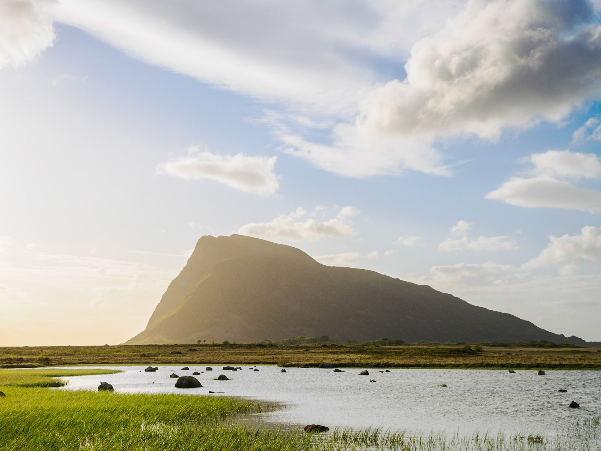 Die Haifischlosse des Hoven im Abendlicht