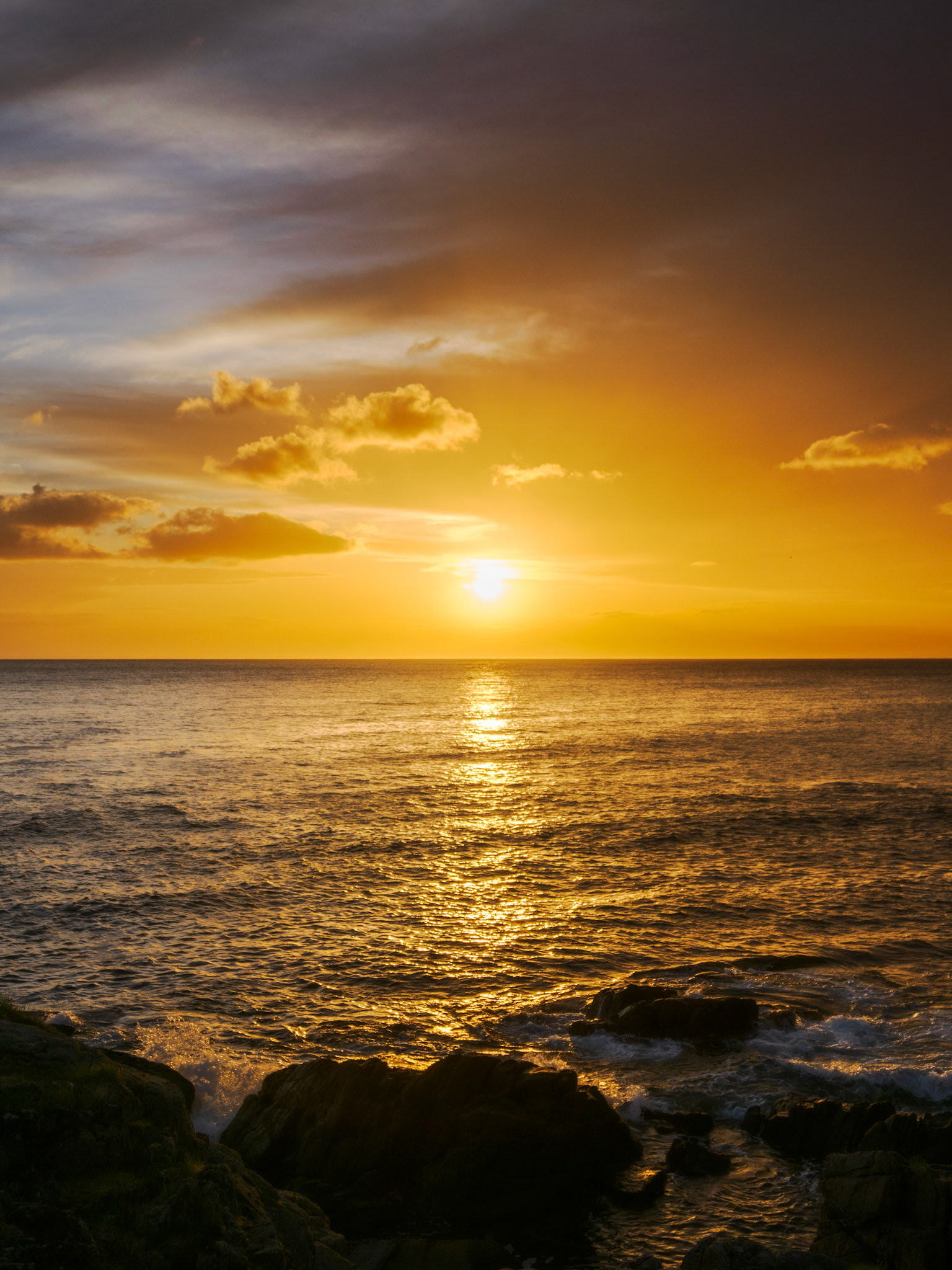 Mitternachtssonne am Strand von Kvalnes - 23:38