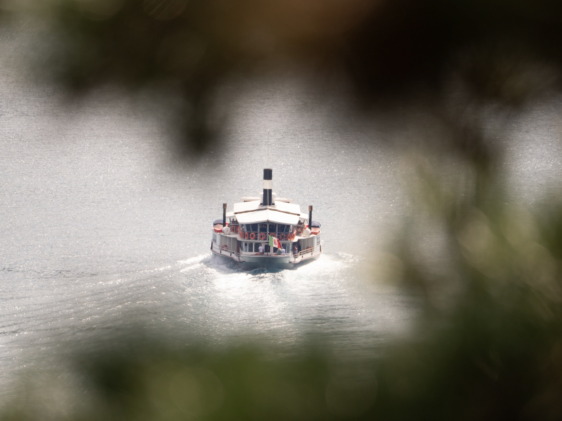 Ausflugsschiff auf dem Gardasee