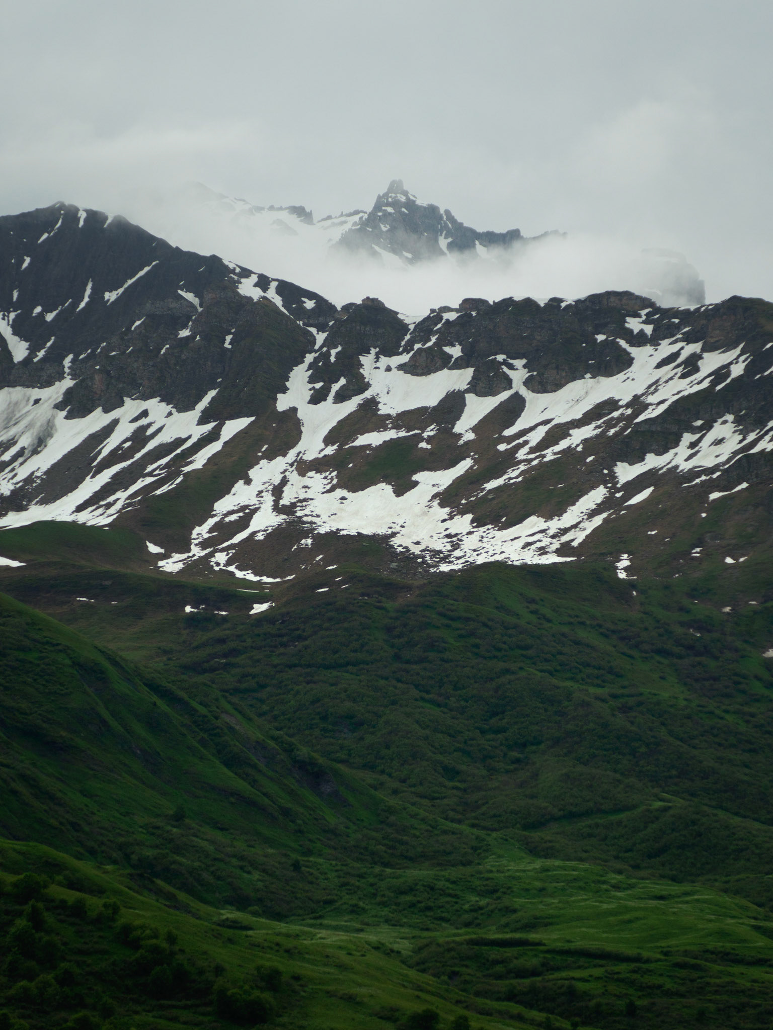 Schneebedeckte Berge beim Lac de Roseland