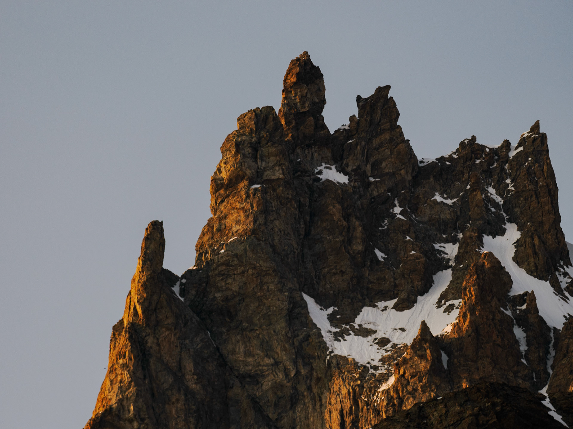 Einer von vielen Gipfeln beim Refuge Temple Écrins