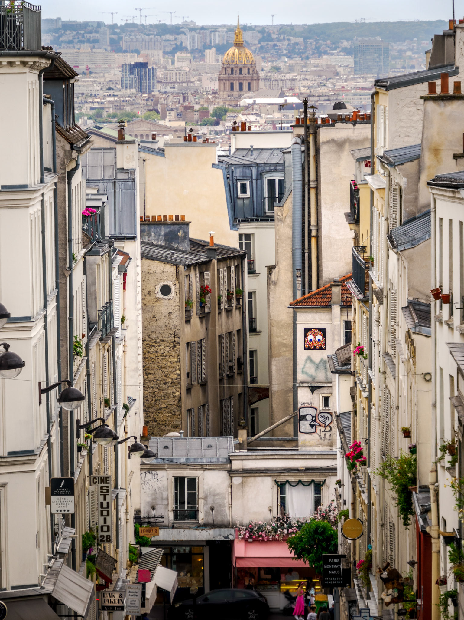 Rue Tholozé in Montmartre