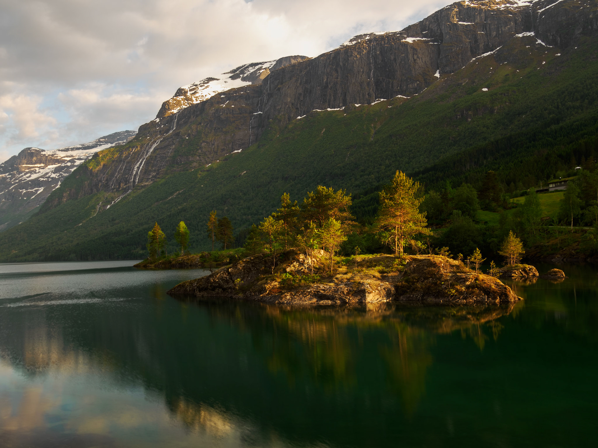 Sonnenuntergang im Jostedalsbreen-Nationalpark