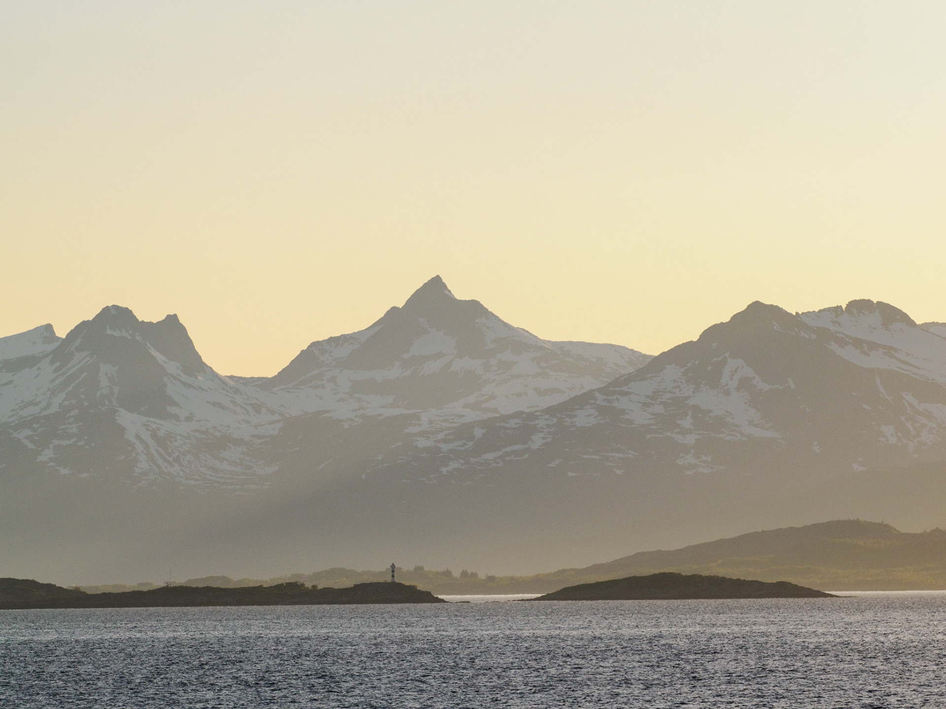 Fährfahrt von Bognes nach Lødingen