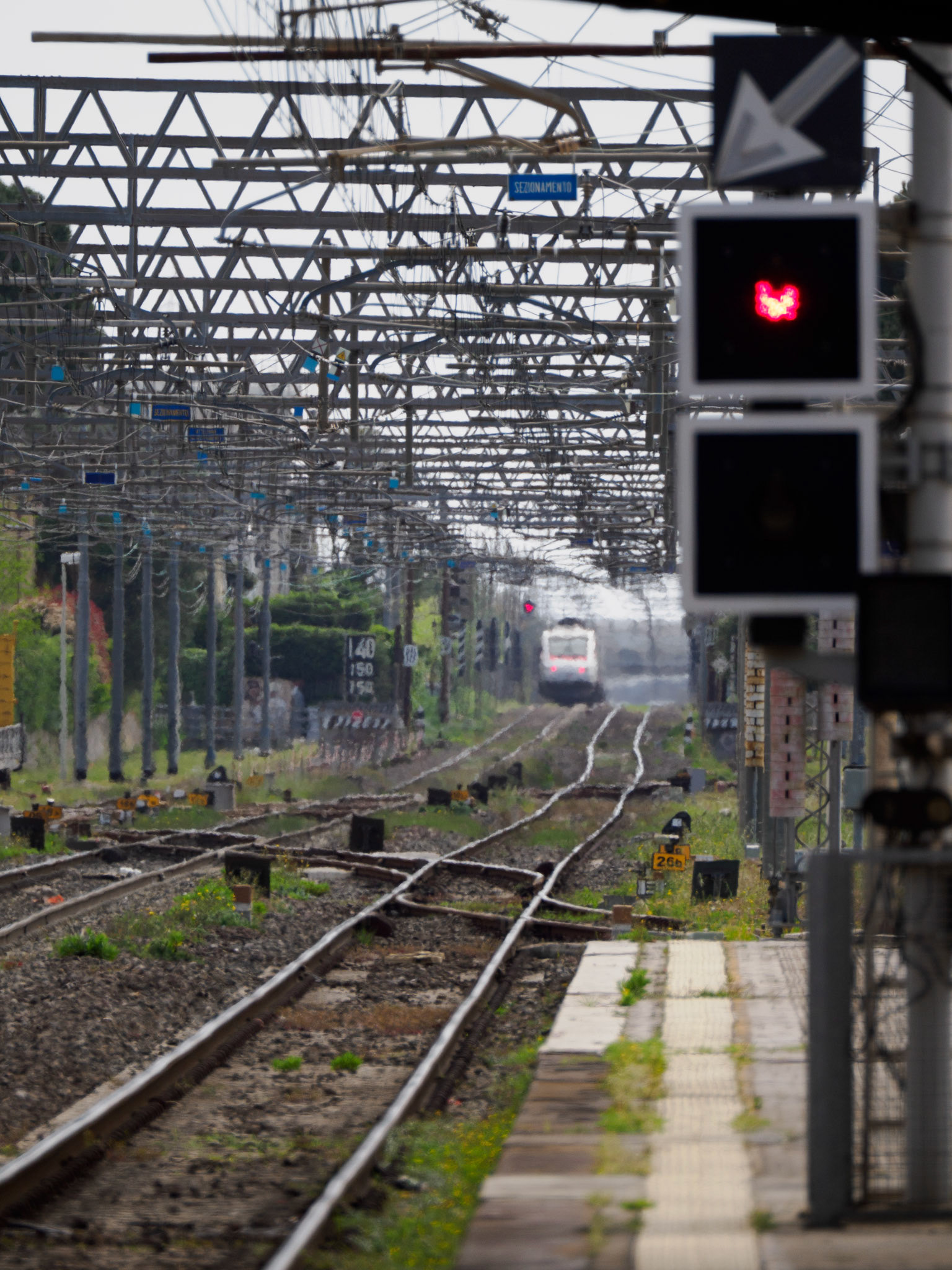 Am Bahnhof von Livorno