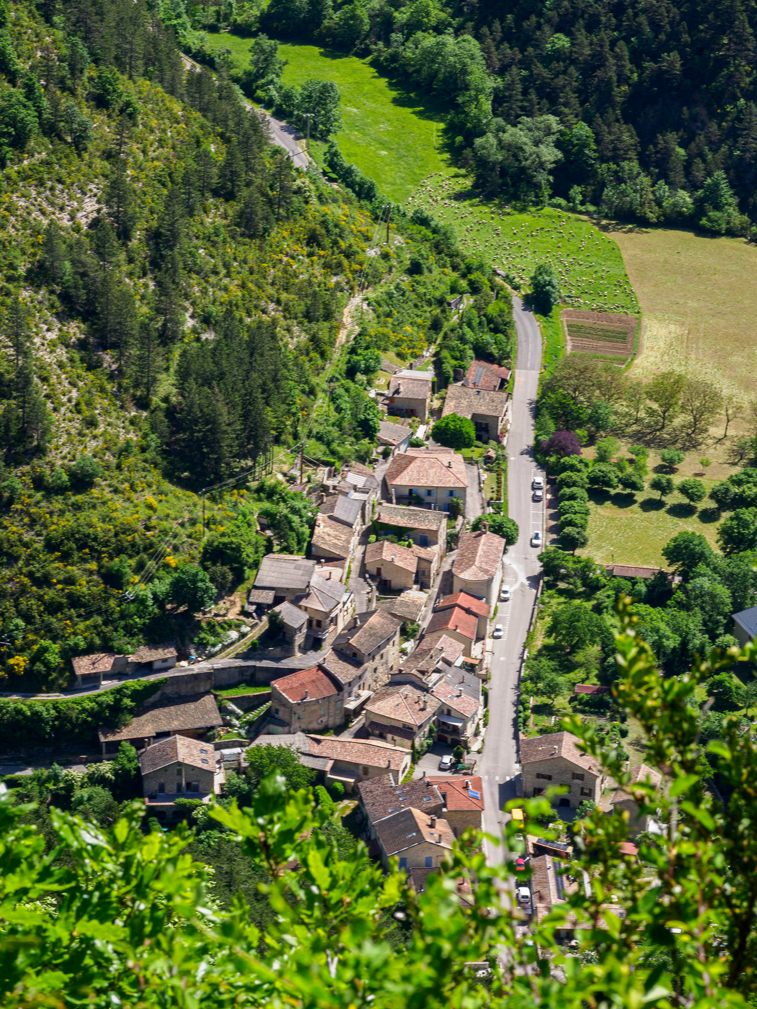 Wir nähern uns wieder der Zivilisation - Blick auf Menée
