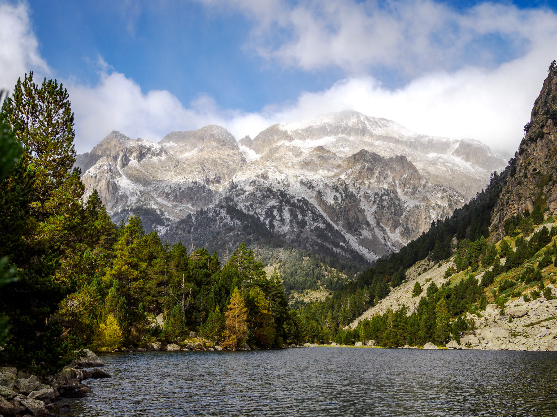 Blick über den Estany Llong