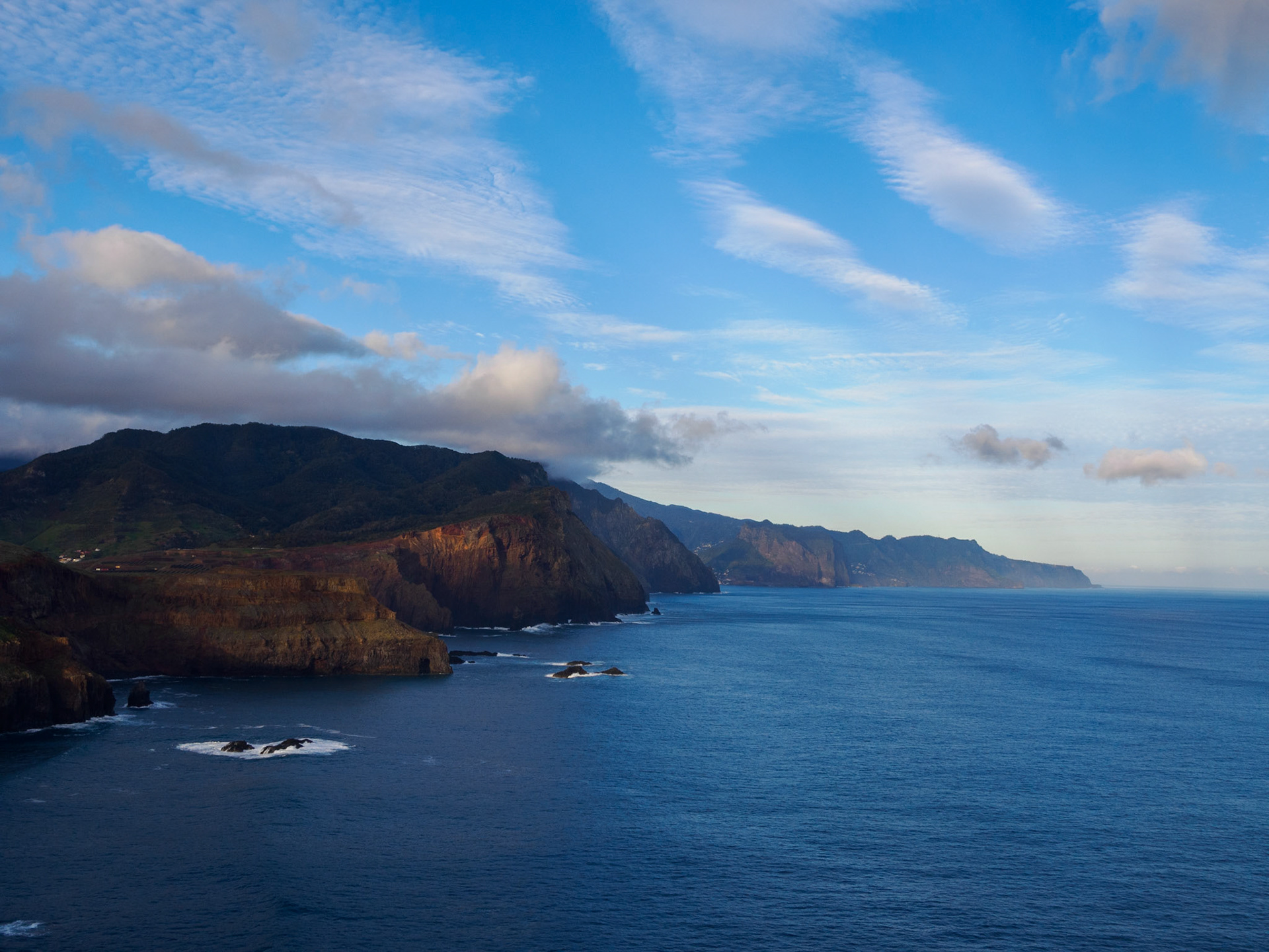 Blick von Ponta de São Lourenço auf Madeira