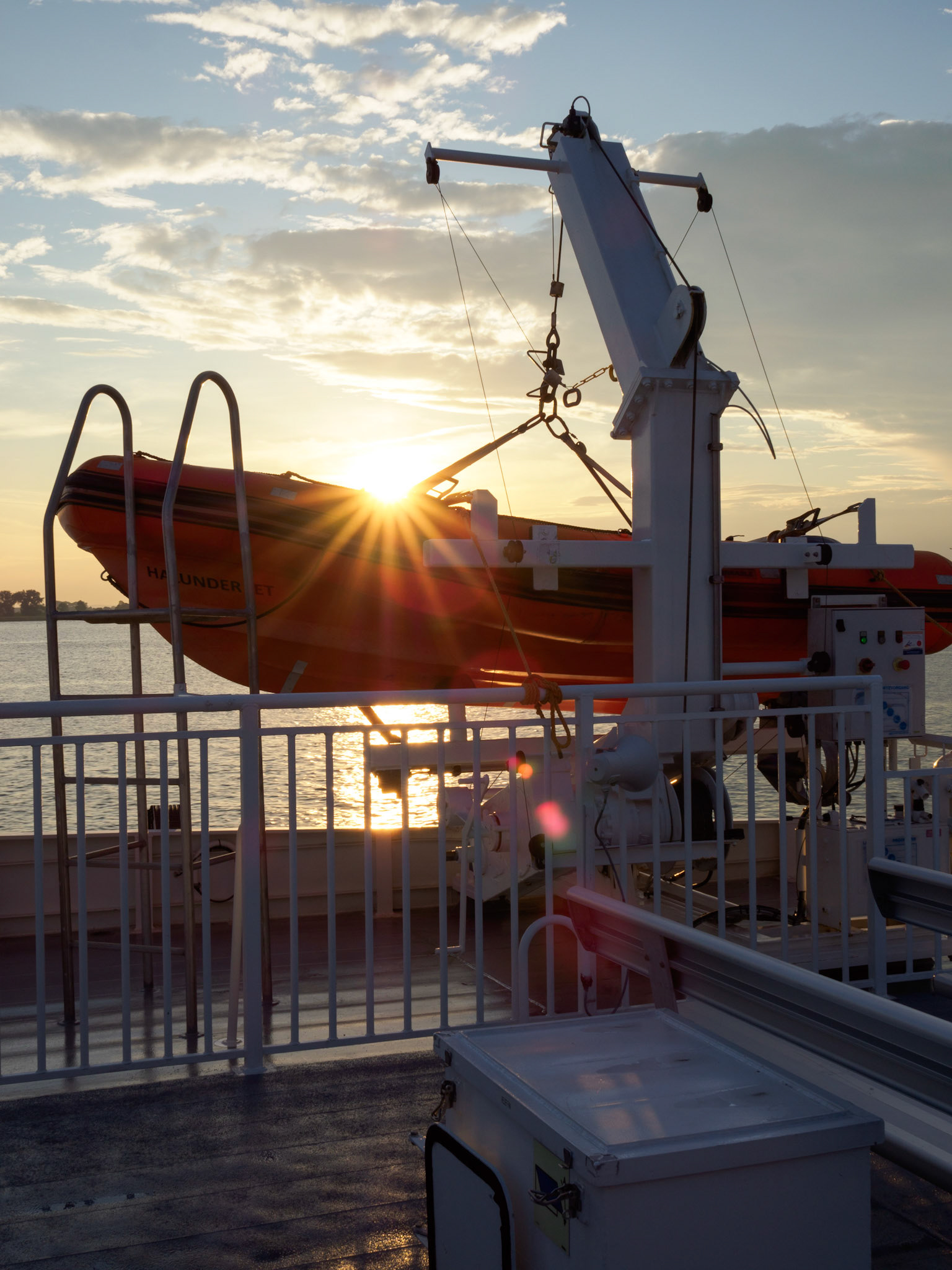 Sonnenuntergang auf der Elbe