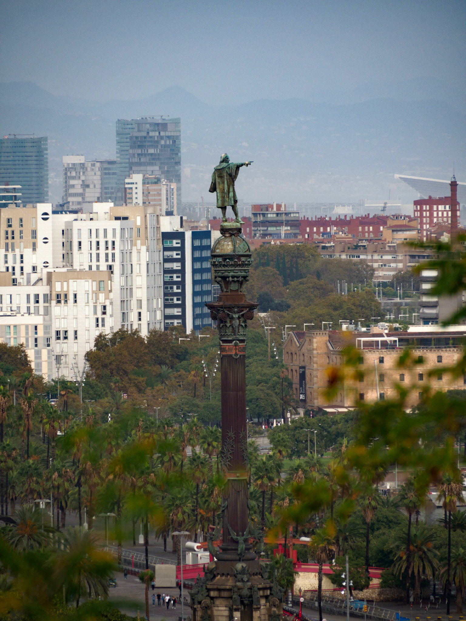 Blick vom Olympiaberg auf das Kolumbus-Denkmal