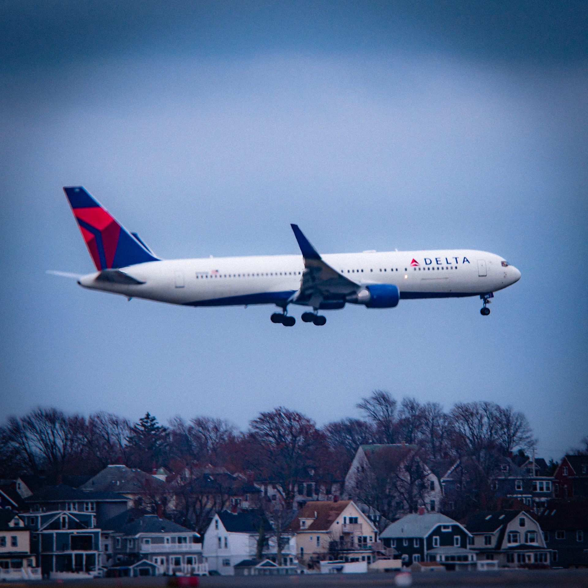 DL125 | Lisbon (LIS) - BOS