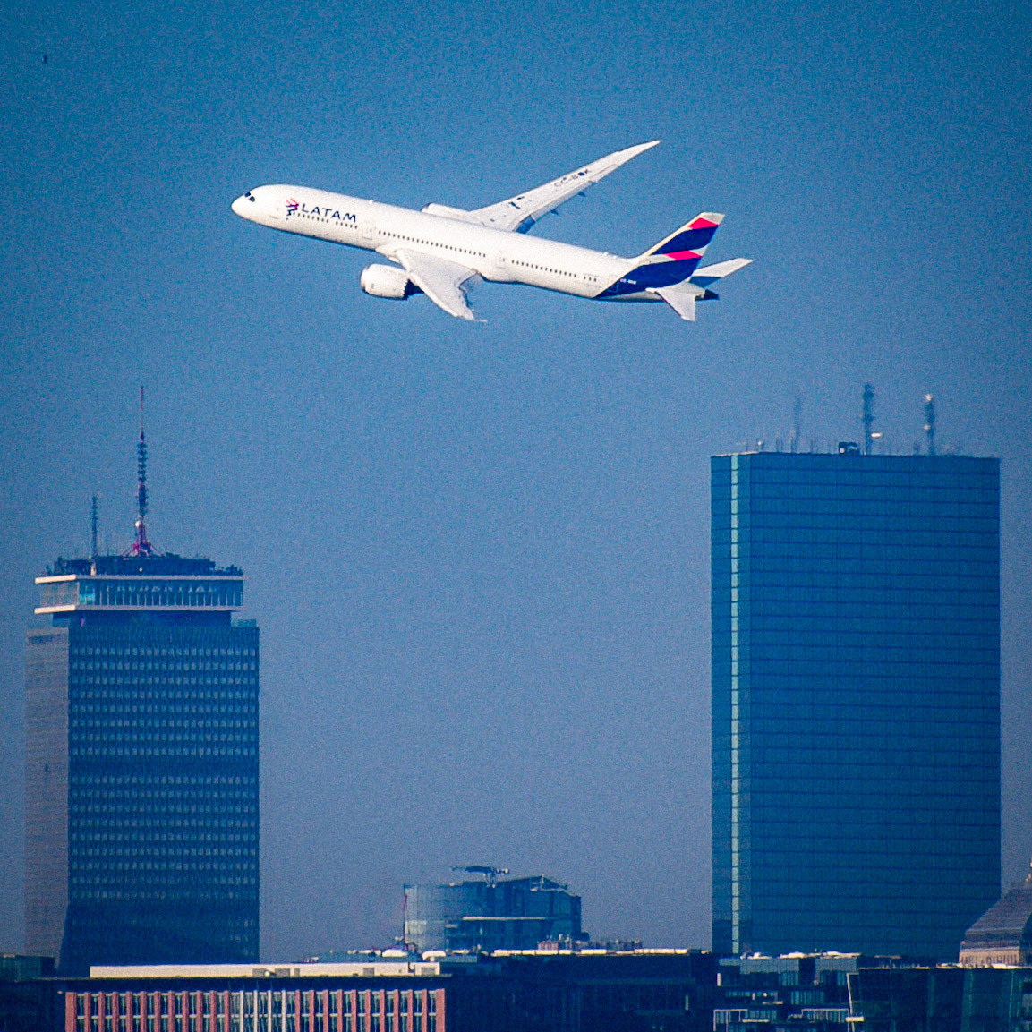 LA8165 | BOS -Sao Paulo (GRU)