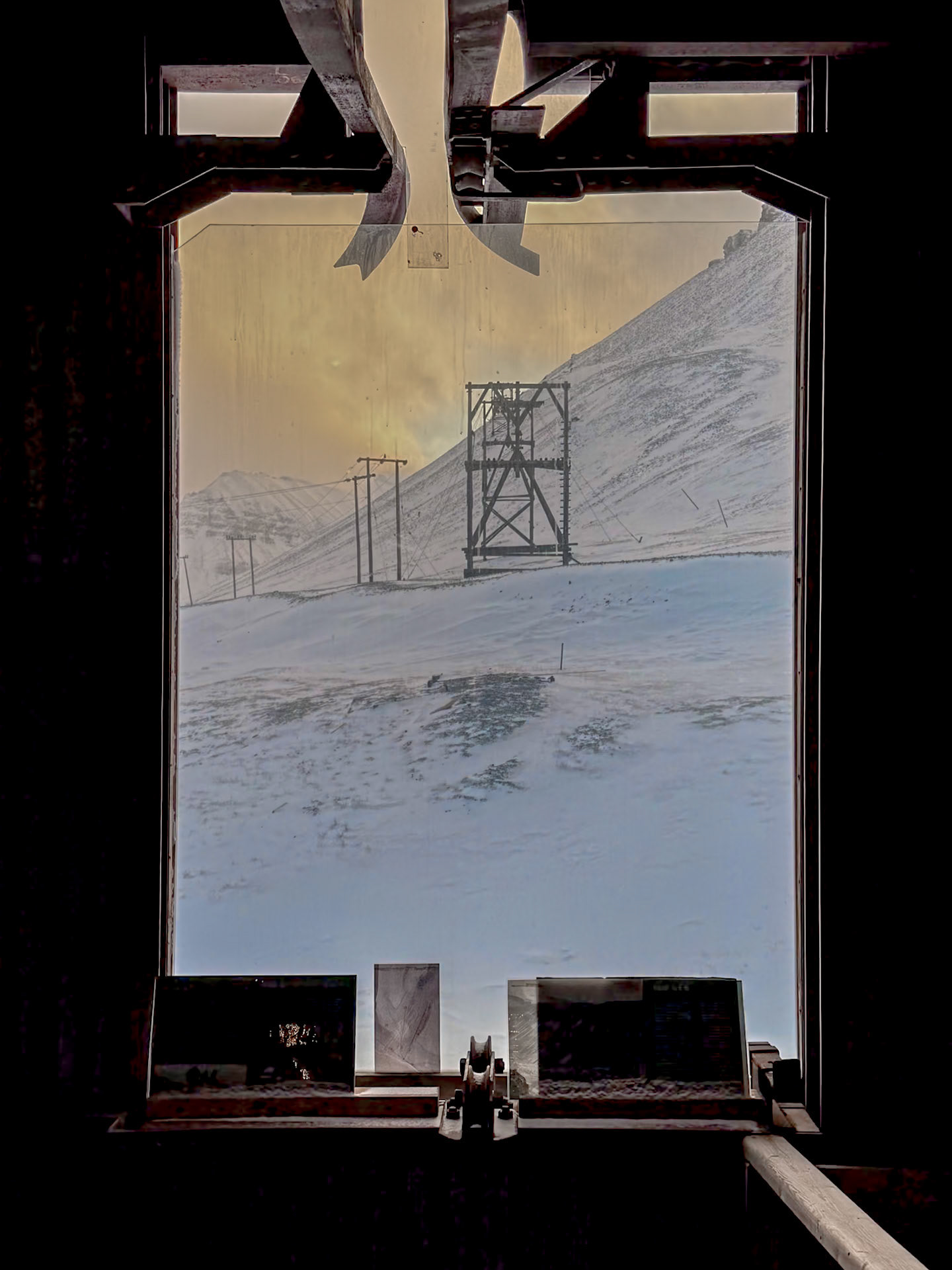 Cable Central - Longyearbyen