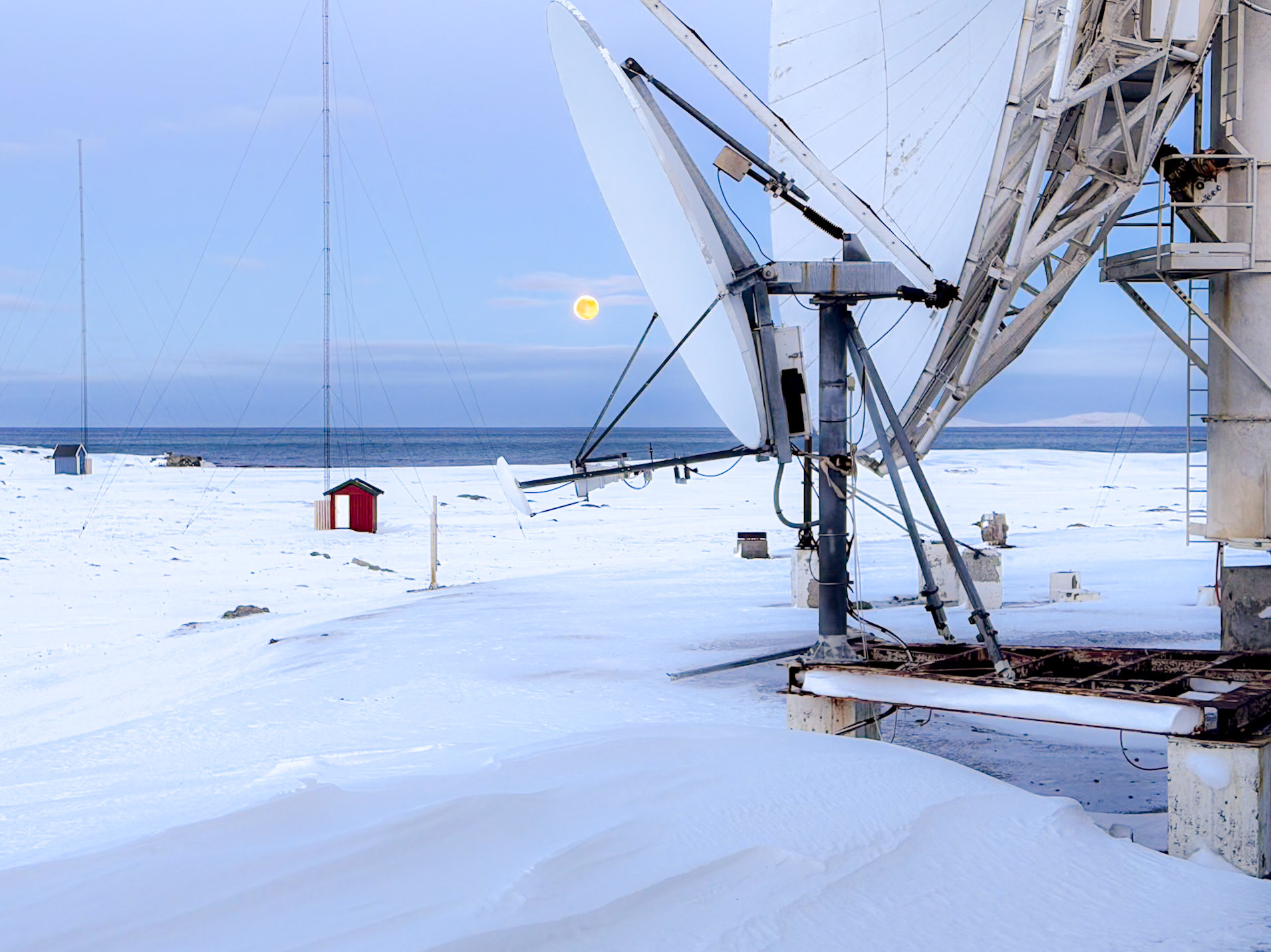 Isfjord Radio