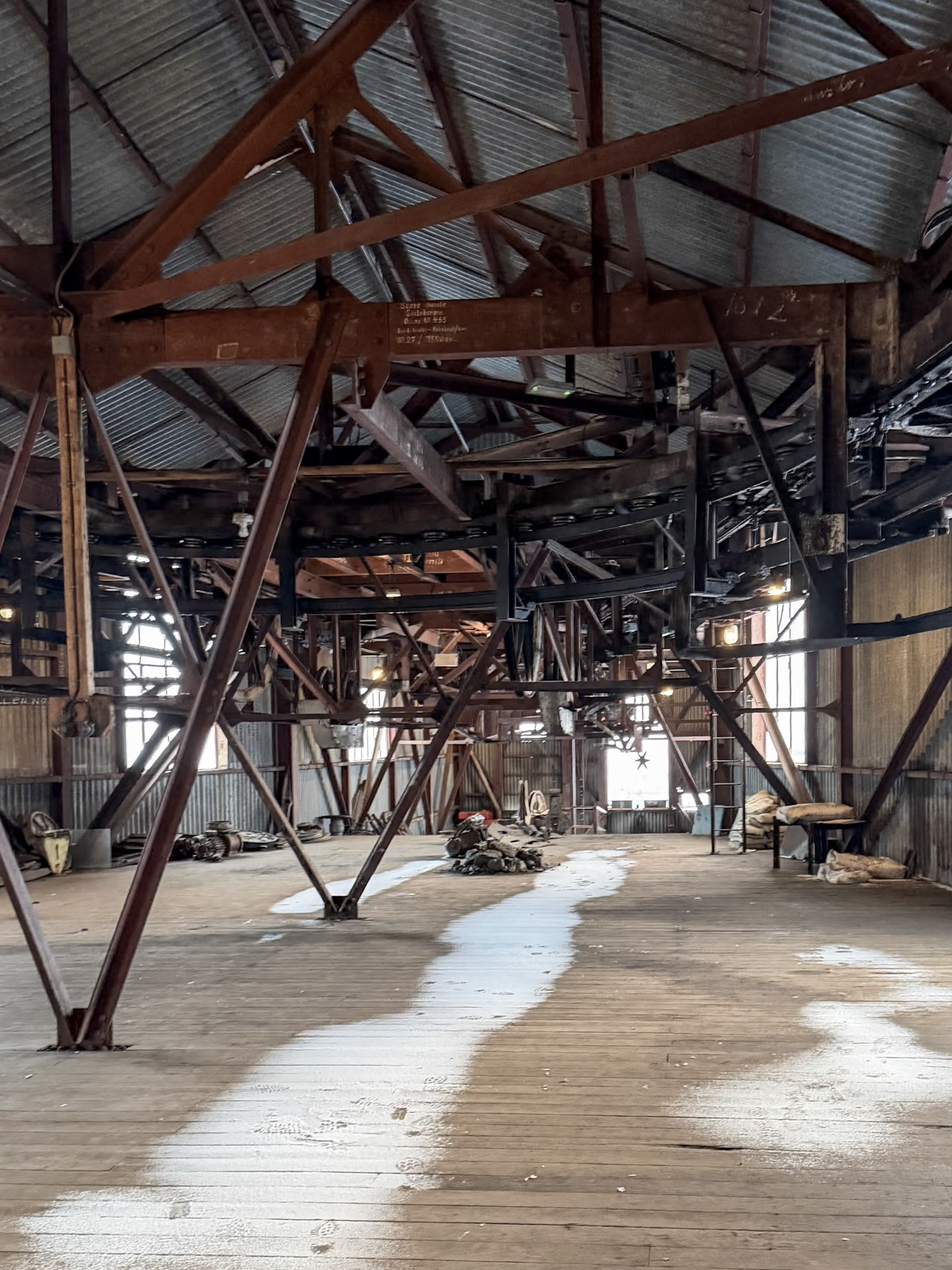 Cable Central - Longyearbyen